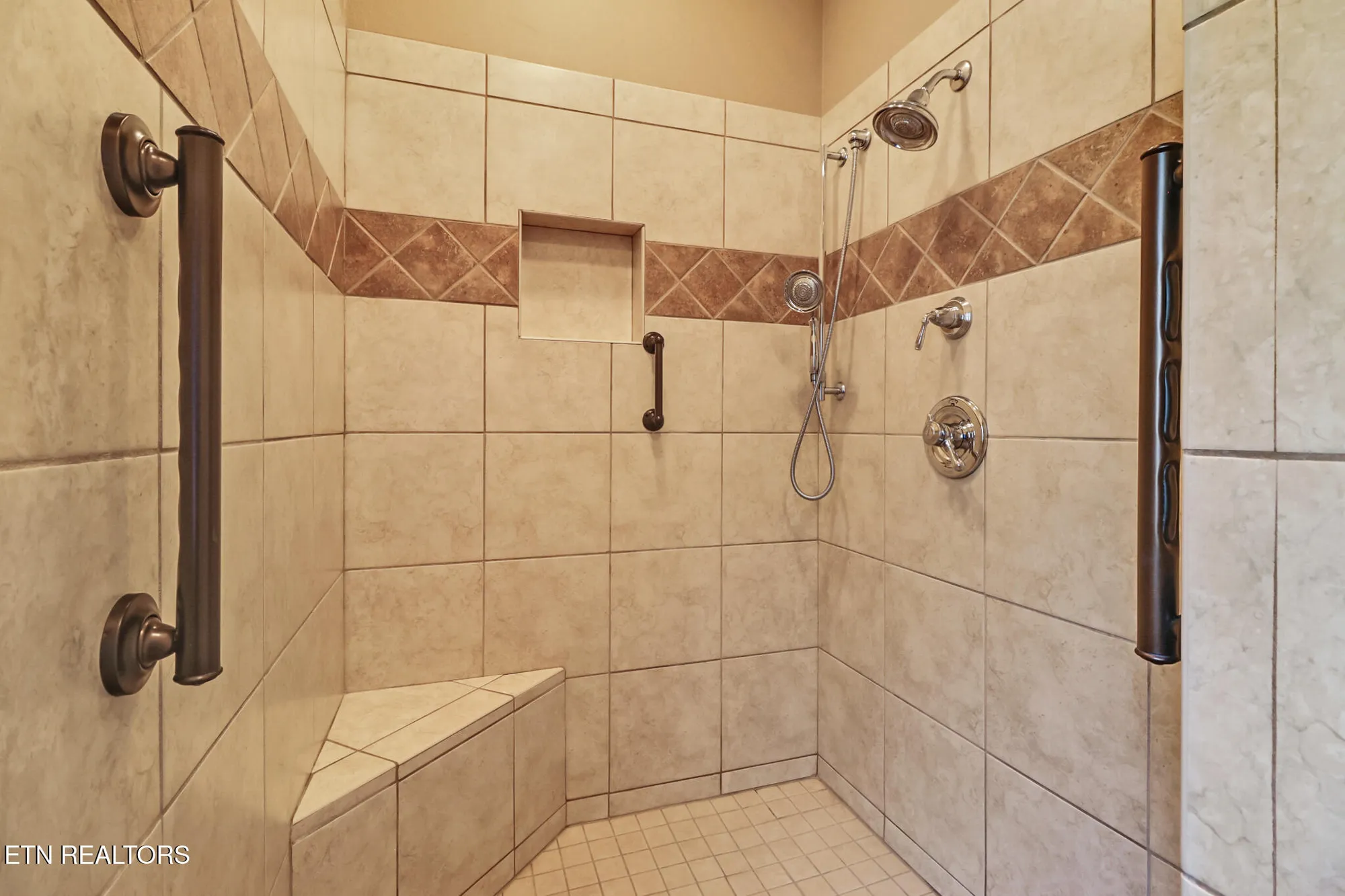 Property Slideshow image 28 of 63 | 124 lynhurst dr, Crossville, TN, 38558