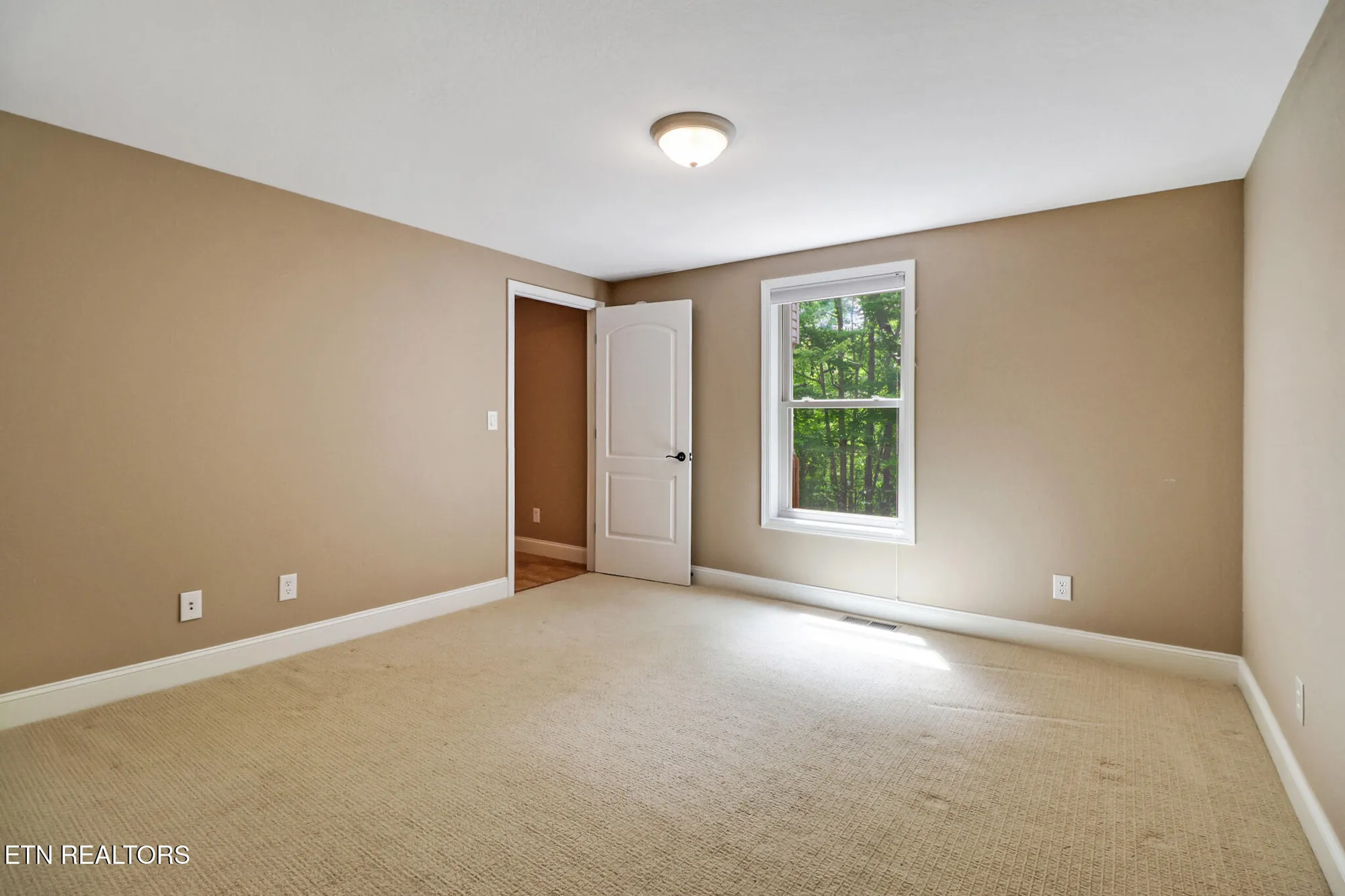 Property Slideshow image 46 of 63 | 124 lynhurst dr, Crossville, TN, 38558