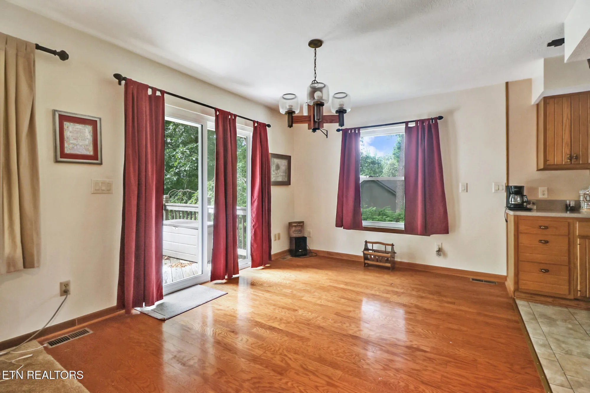 Property Slideshow image 8 of 37 | 27 brambleton ct, Crossville, TN, 38558