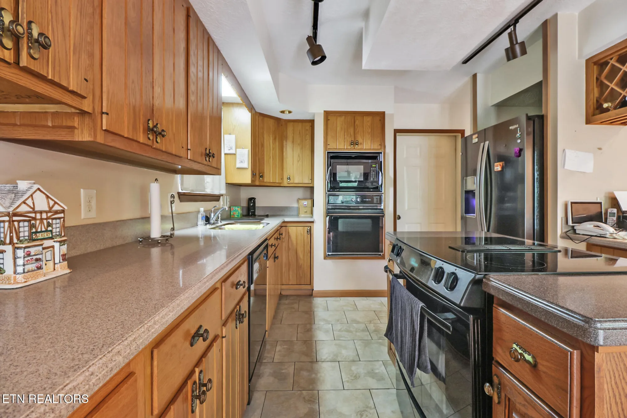 Property Slideshow image 10 of 37 | 27 brambleton ct, Crossville, TN, 38558