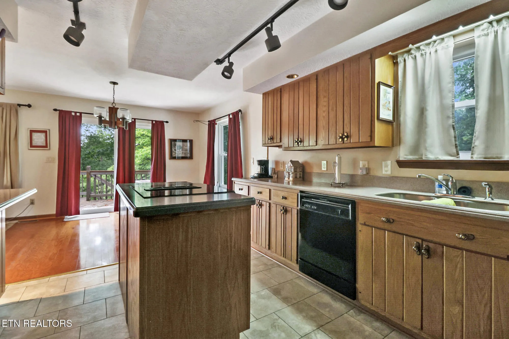 Property Slideshow image 11 of 37 | 27 brambleton ct, Crossville, TN, 38558