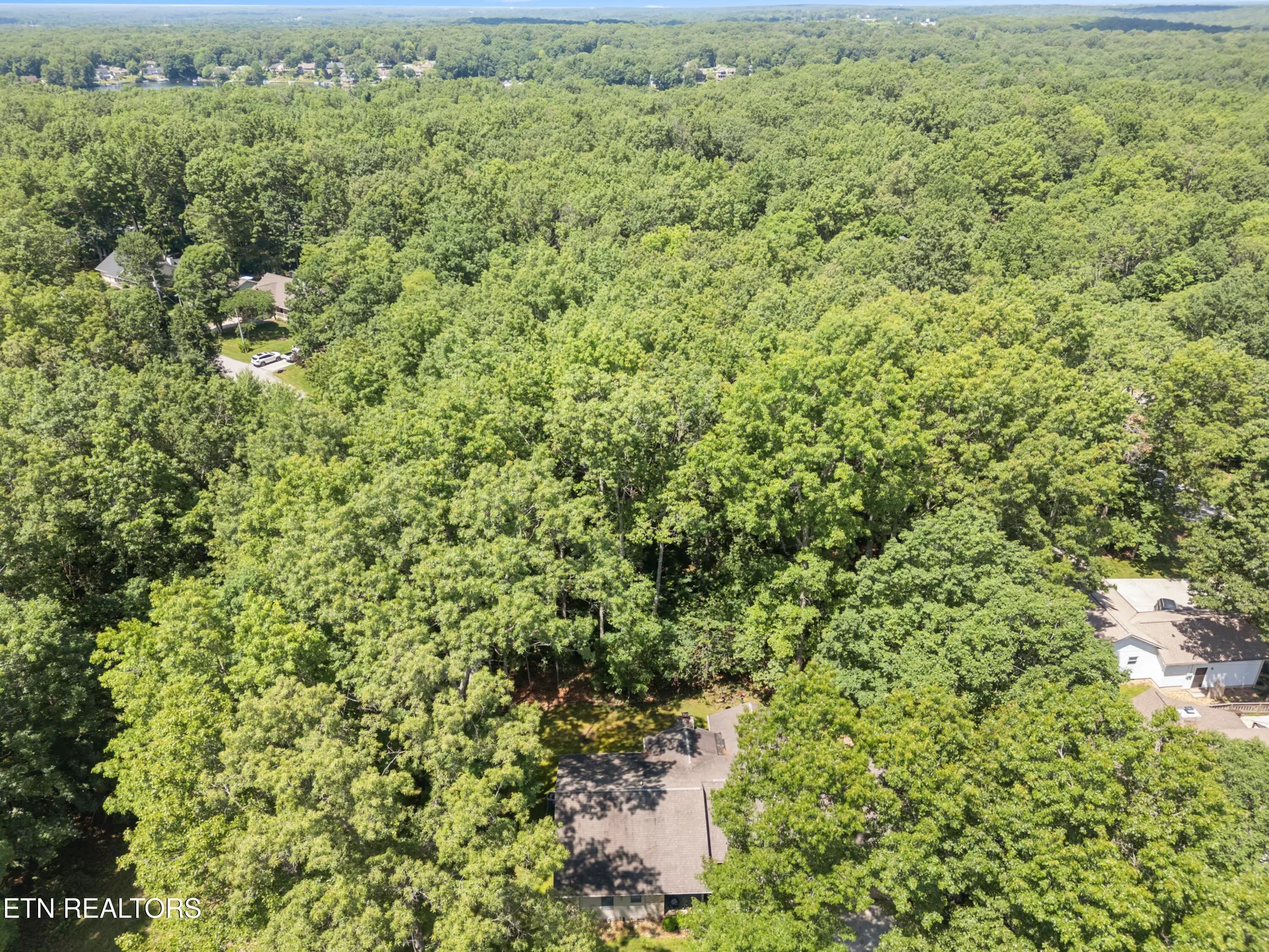 Property Slideshow image 4 of 46 | 122 glenwood dr, Crossville, TN, 38558