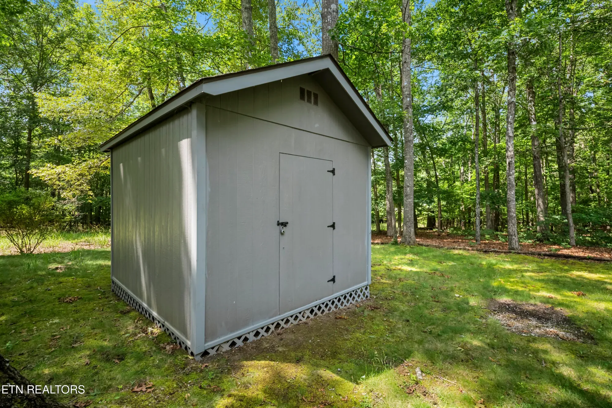 Property Slideshow image 33 of 46 | 122 glenwood dr, Crossville, TN, 38558