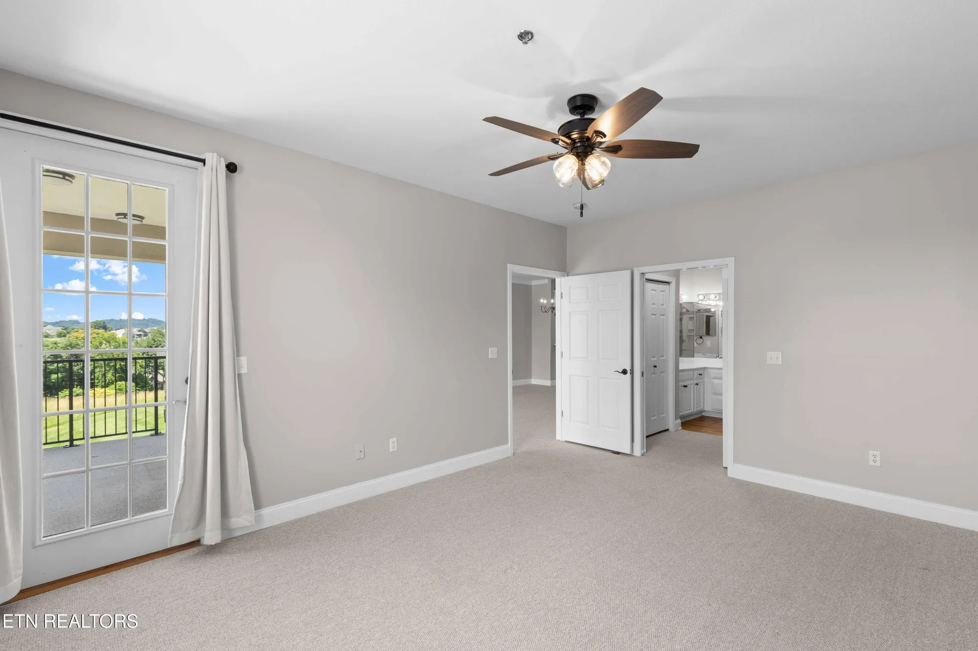 Property Slideshow image 13 of 29 | 565 rarity bay pkwy 205, Vonore, TN, 37885