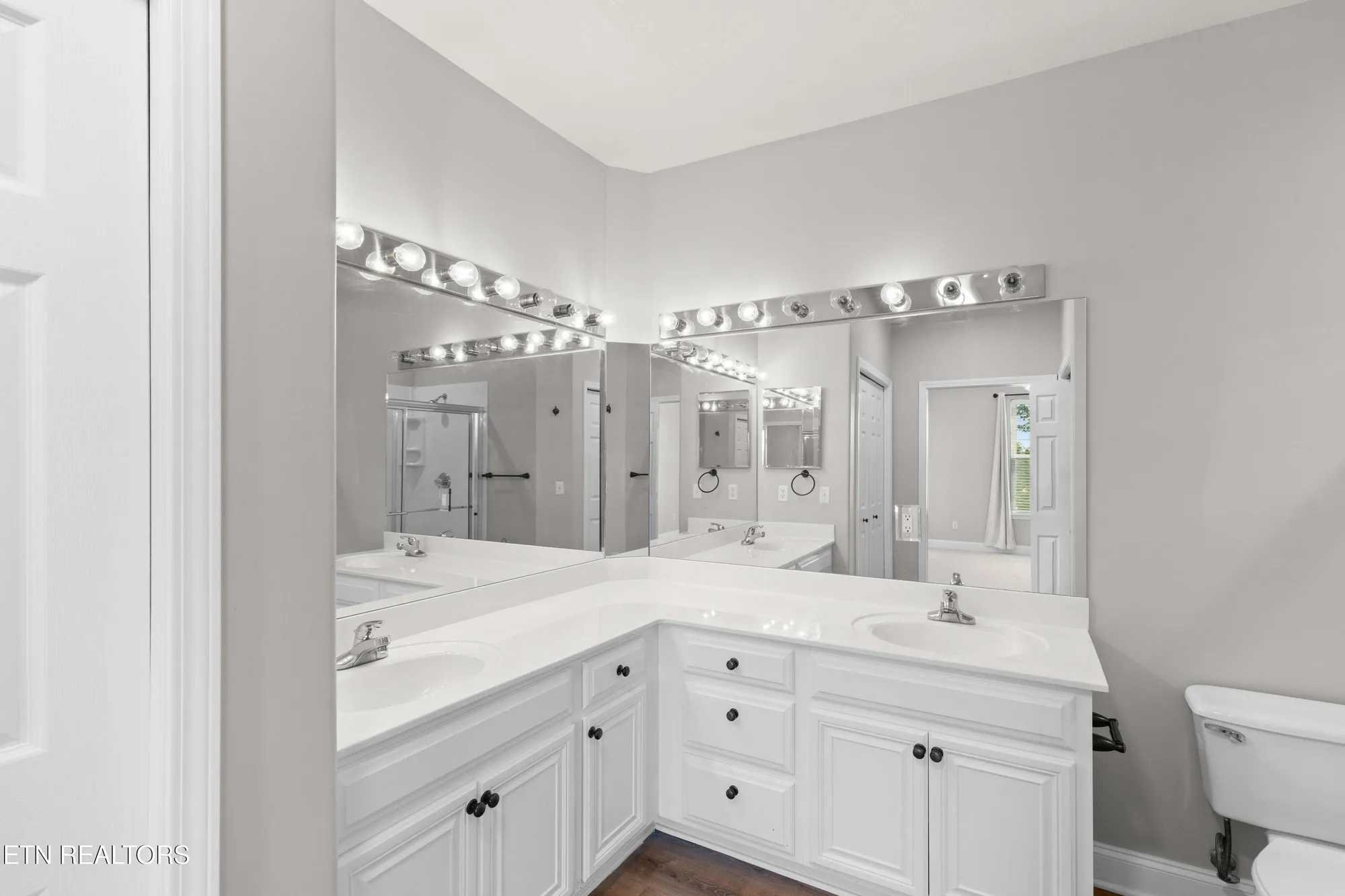 Property Slideshow image 14 of 29 | 565 rarity bay pkwy 205, Vonore, TN, 37885