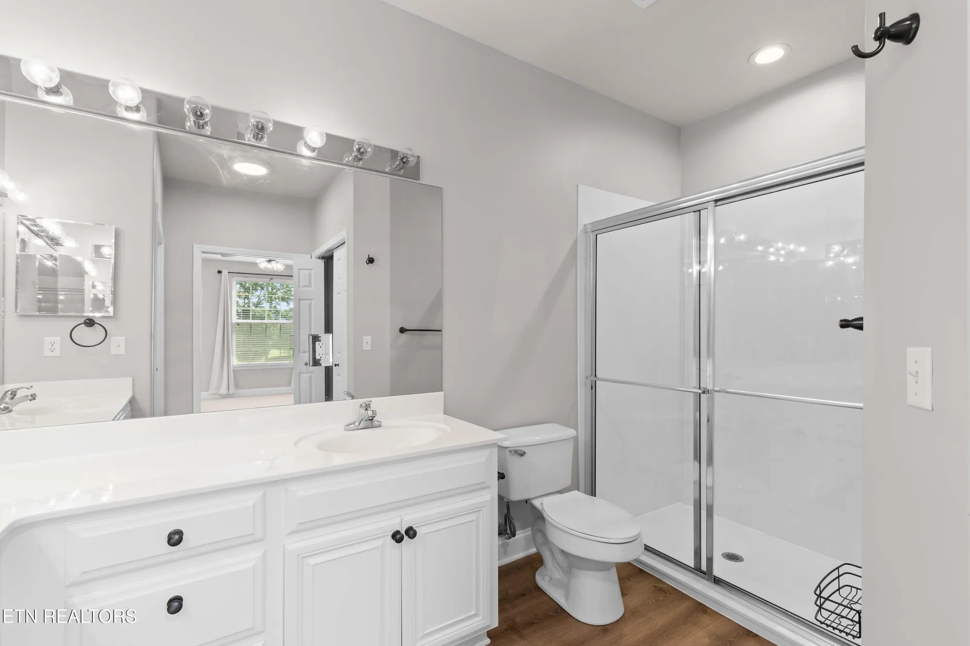 Property Slideshow image 15 of 29 | 565 rarity bay pkwy 205, Vonore, TN, 37885