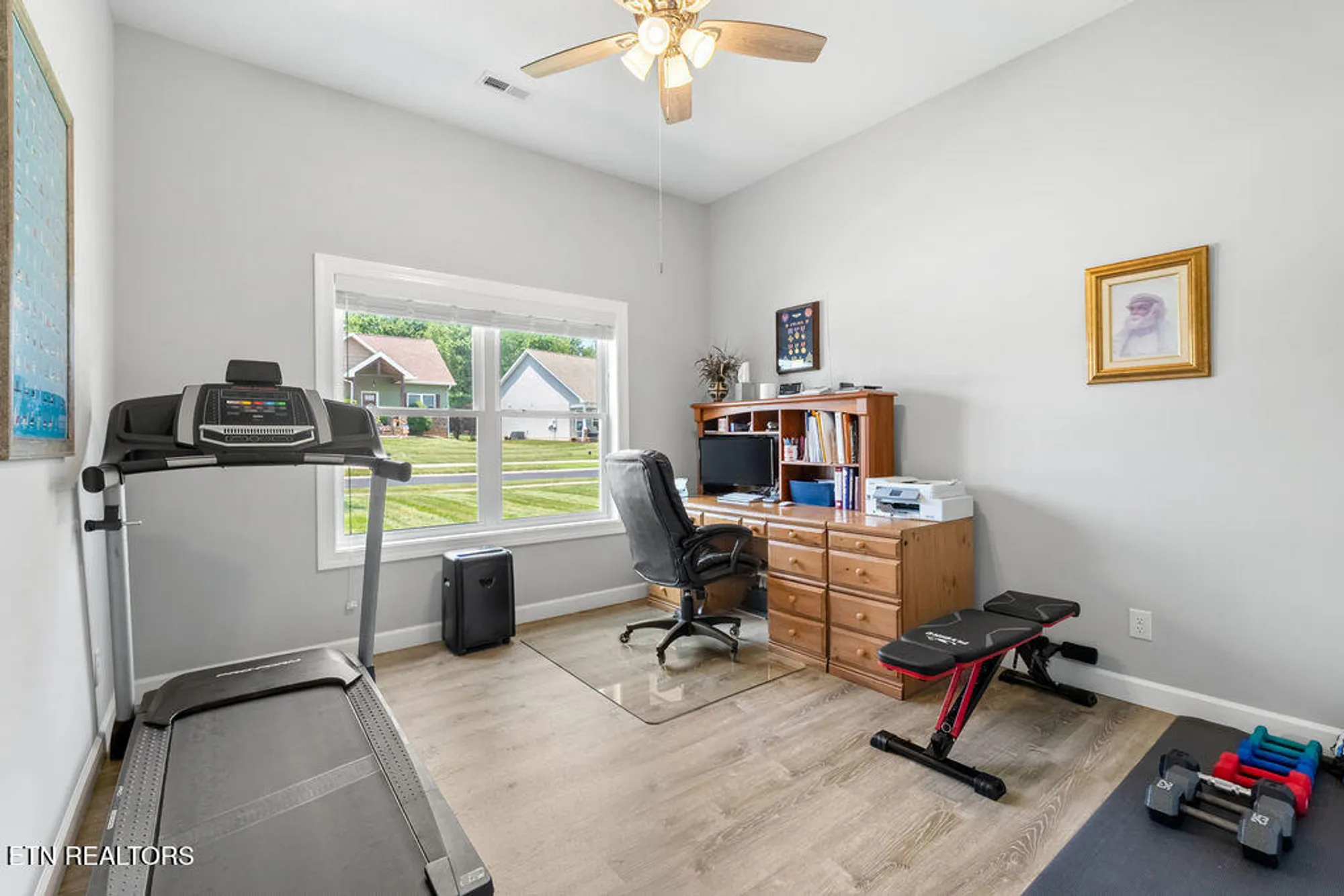 Property Slideshow image 12 of 41 | 425 cheeyo pl, Loudon, TN, 37774