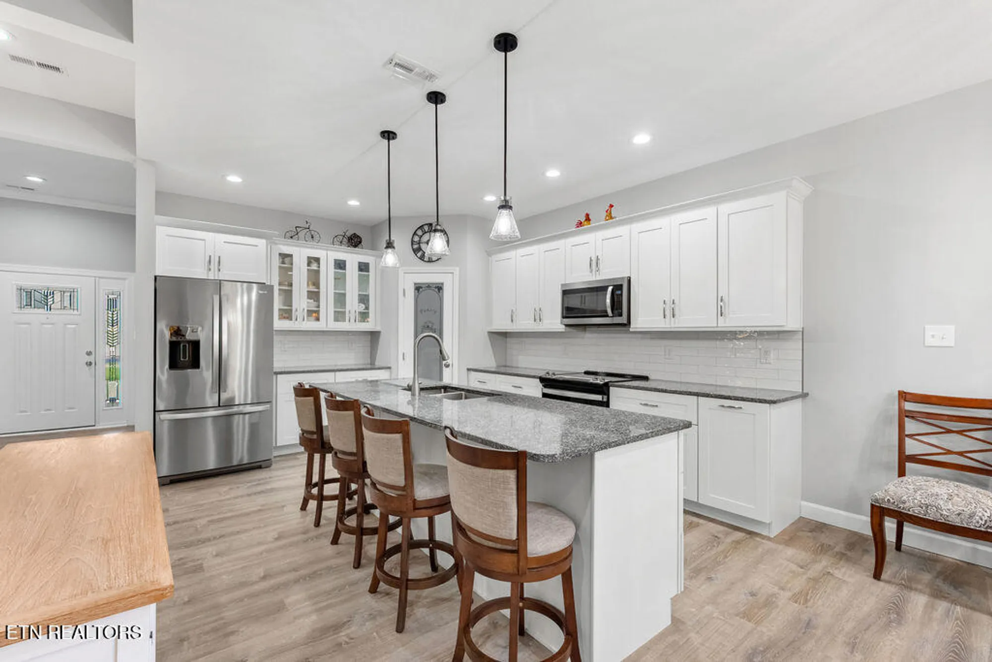 Property Slideshow image 16 of 41 | 425 cheeyo pl, Loudon, TN, 37774