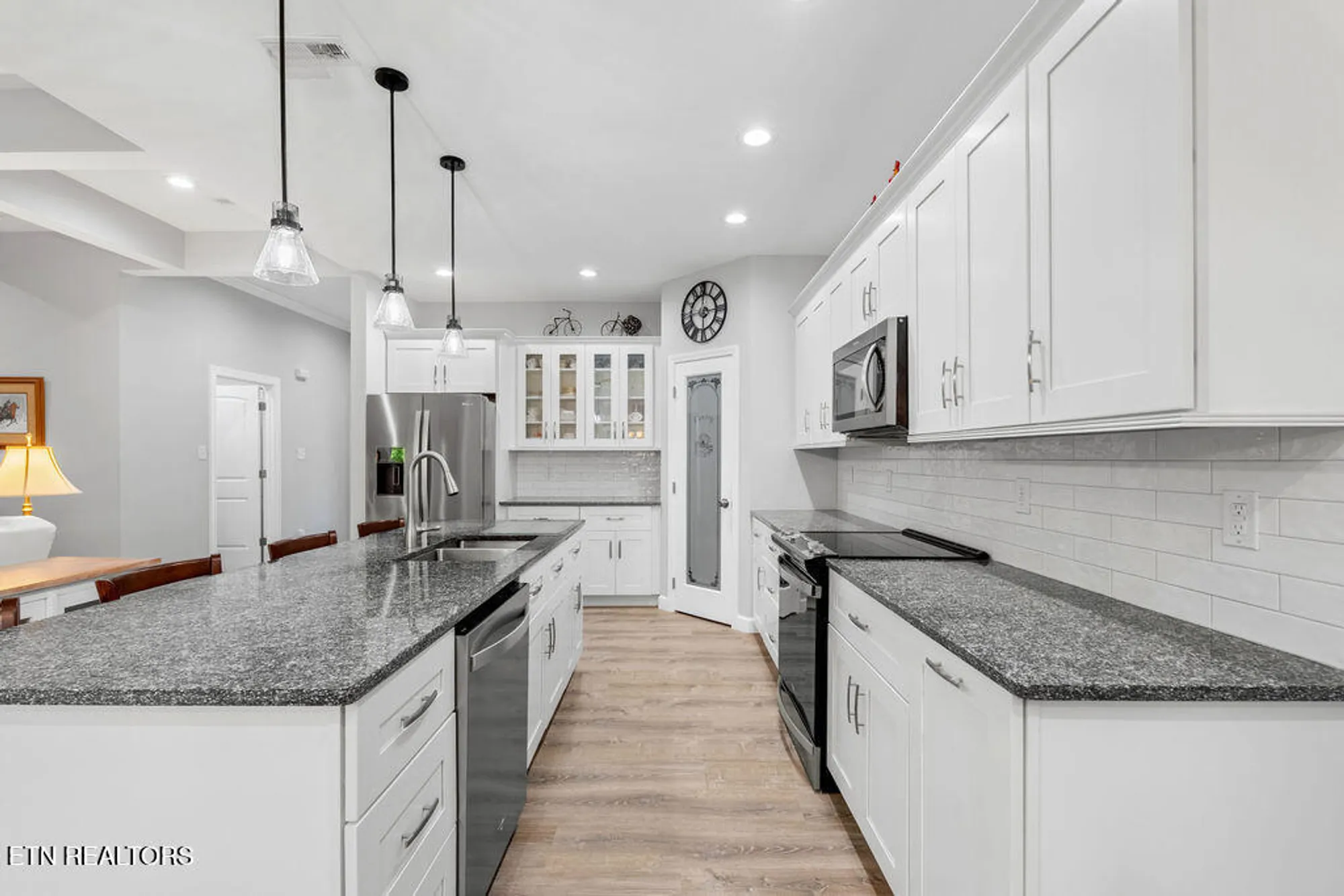 Property Slideshow image 17 of 41 | 425 cheeyo pl, Loudon, TN, 37774