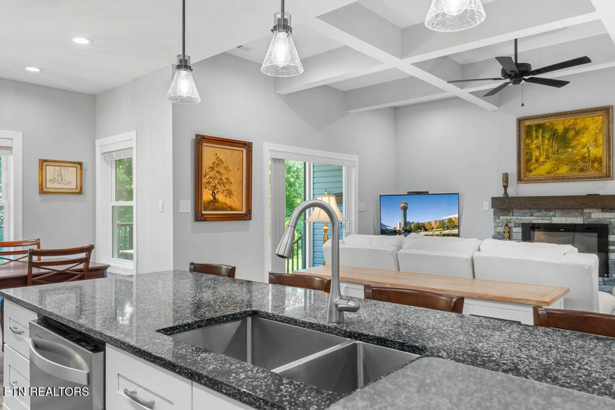 Property Slideshow image 20 of 41 | 425 cheeyo pl, Loudon, TN, 37774