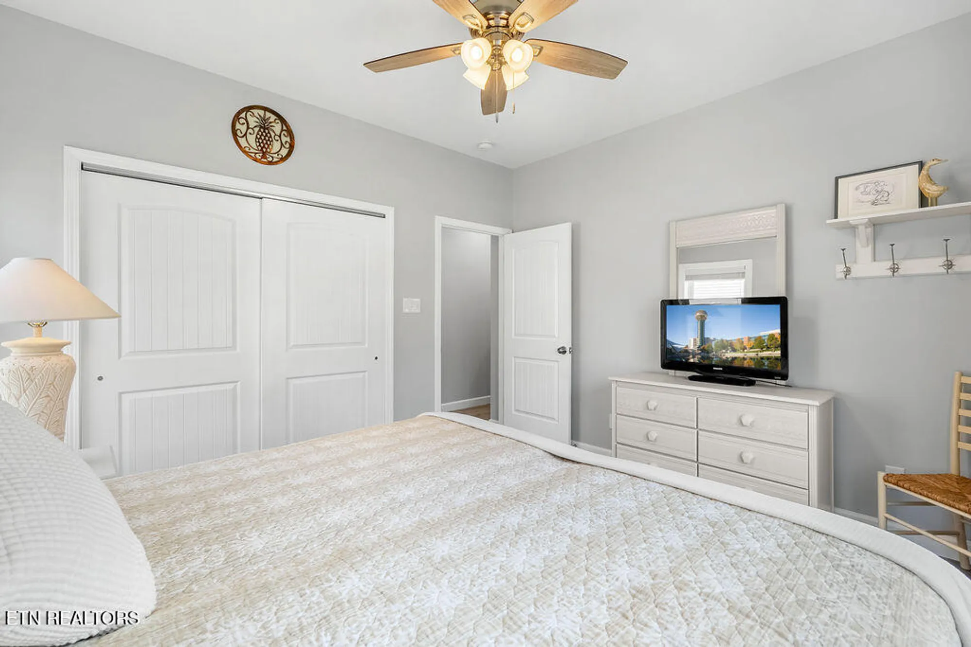 Property Slideshow image 32 of 41 | 425 cheeyo pl, Loudon, TN, 37774