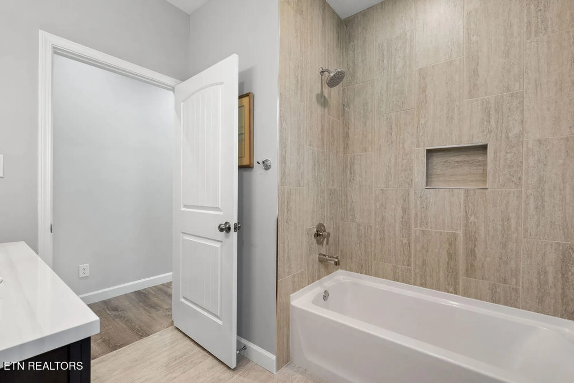 Property Slideshow image 34 of 41 | 425 cheeyo pl, Loudon, TN, 37774