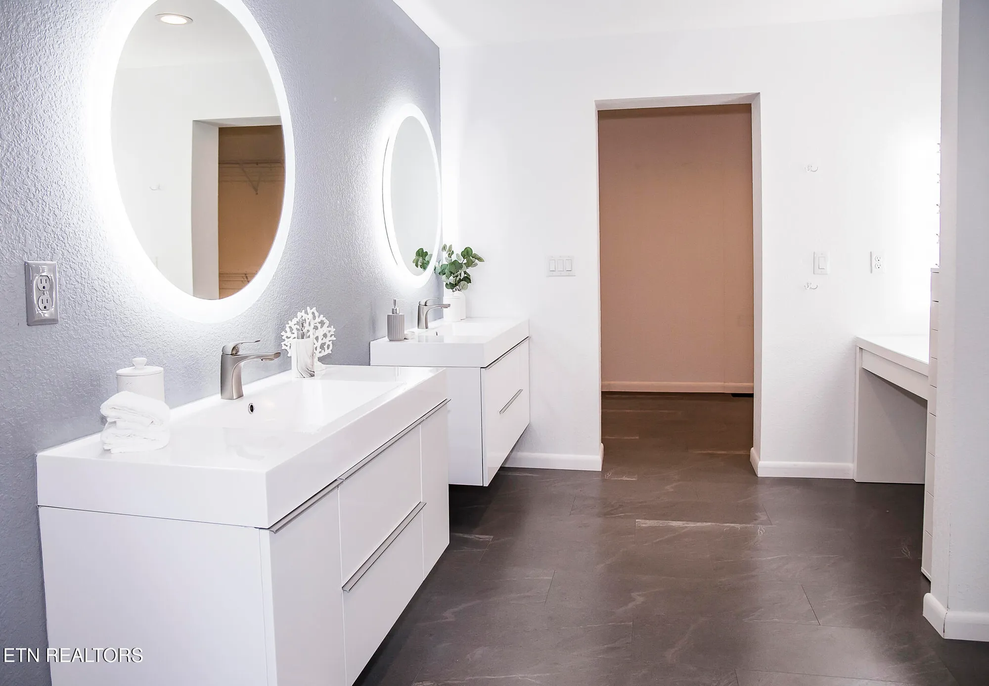 Property Slideshow image 31 of 60 | 194 forest view dr, Crossville, TN, 38558