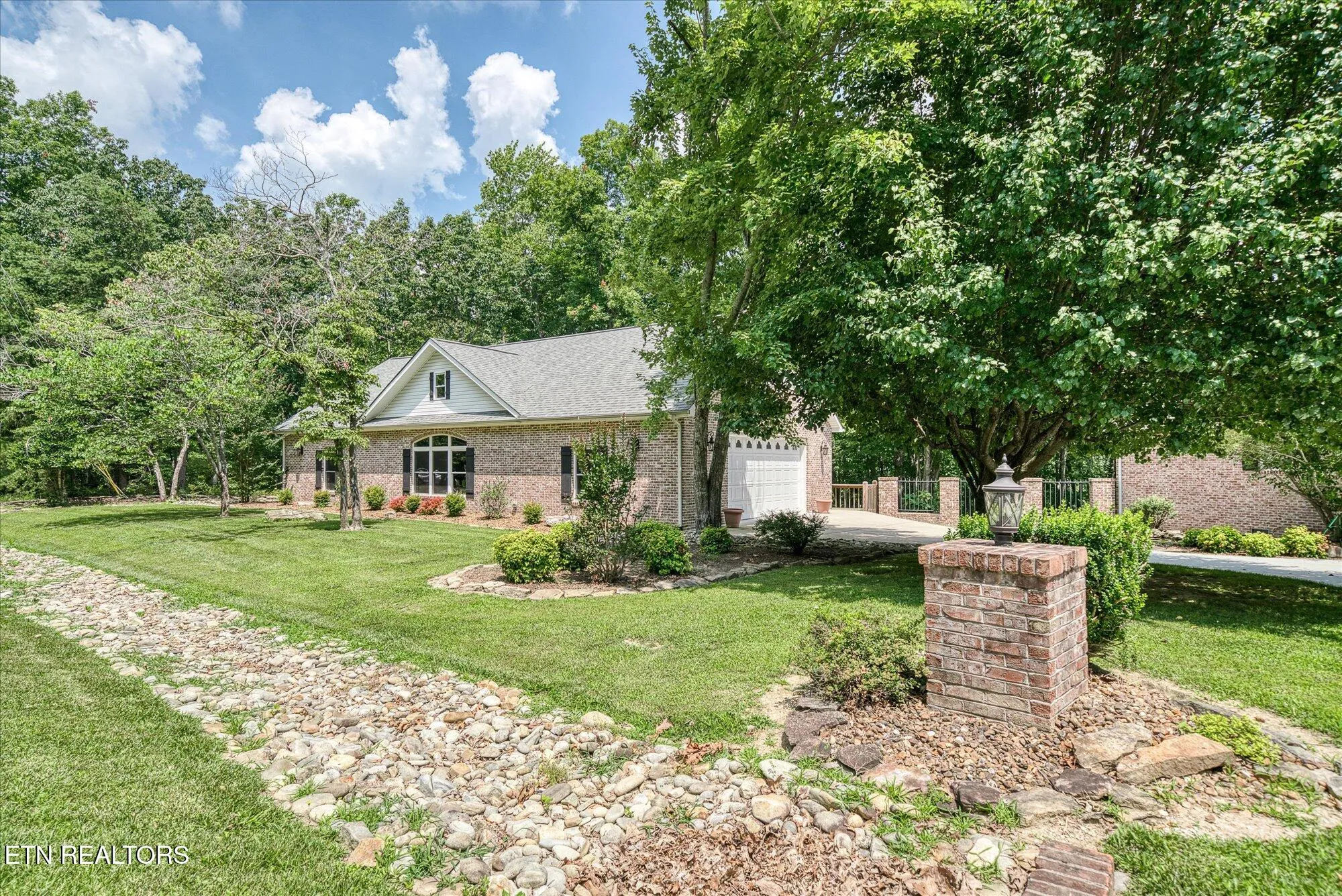 Property Slideshow image 11 of 62 | 126 markham ln, Crossville, TN, 38558