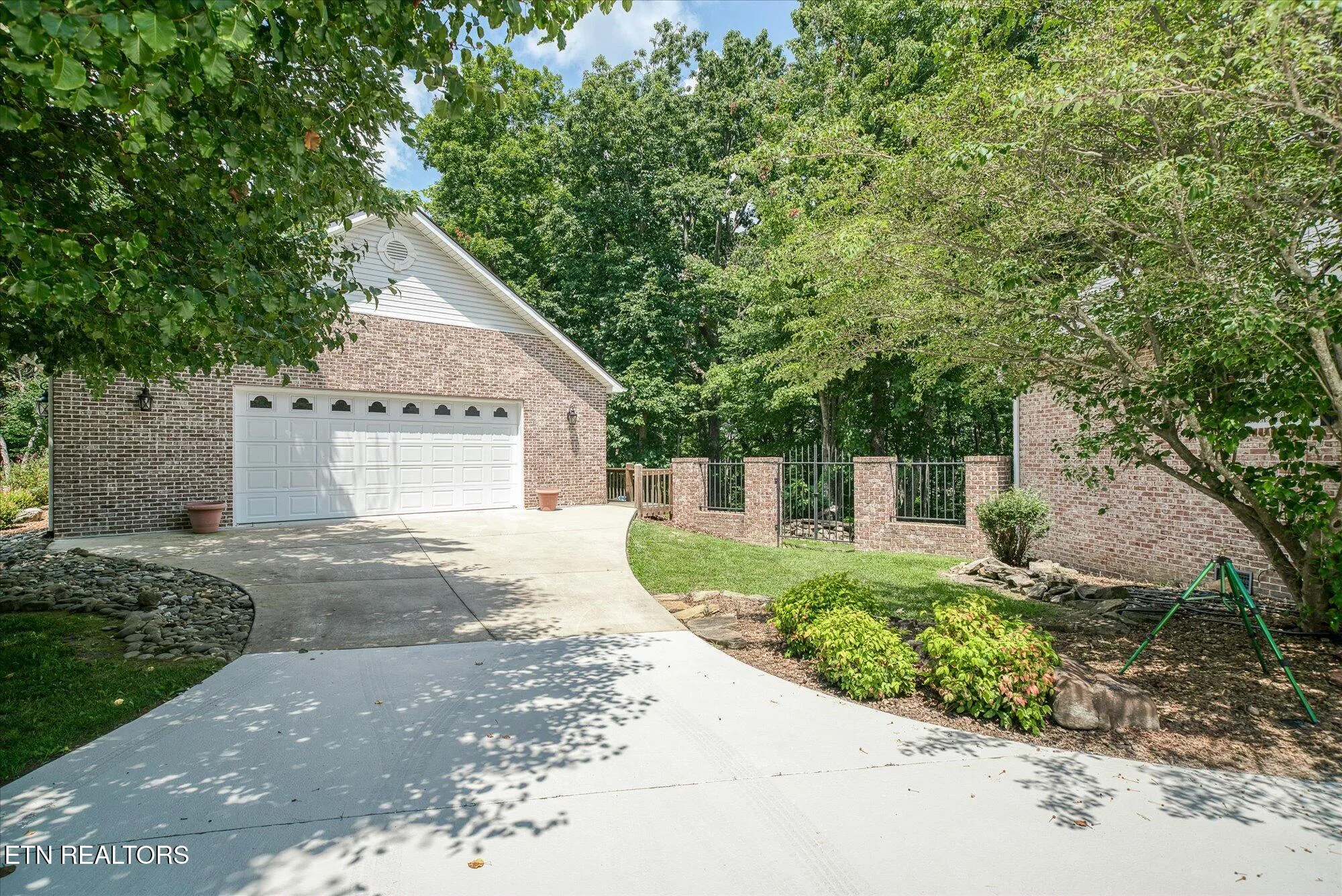 Property Slideshow image 10 of 62 | 126 markham ln, Crossville, TN, 38558