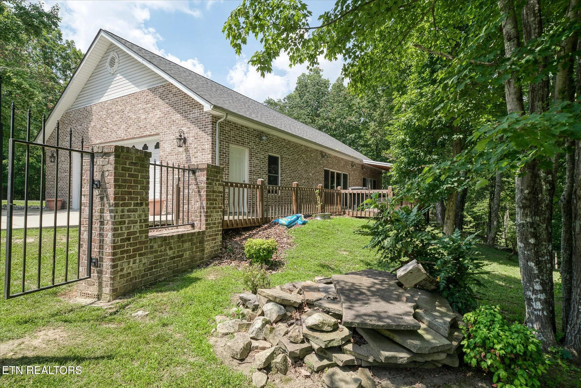 Property Slideshow image 9 of 62 | 126 markham ln, Crossville, TN, 38558