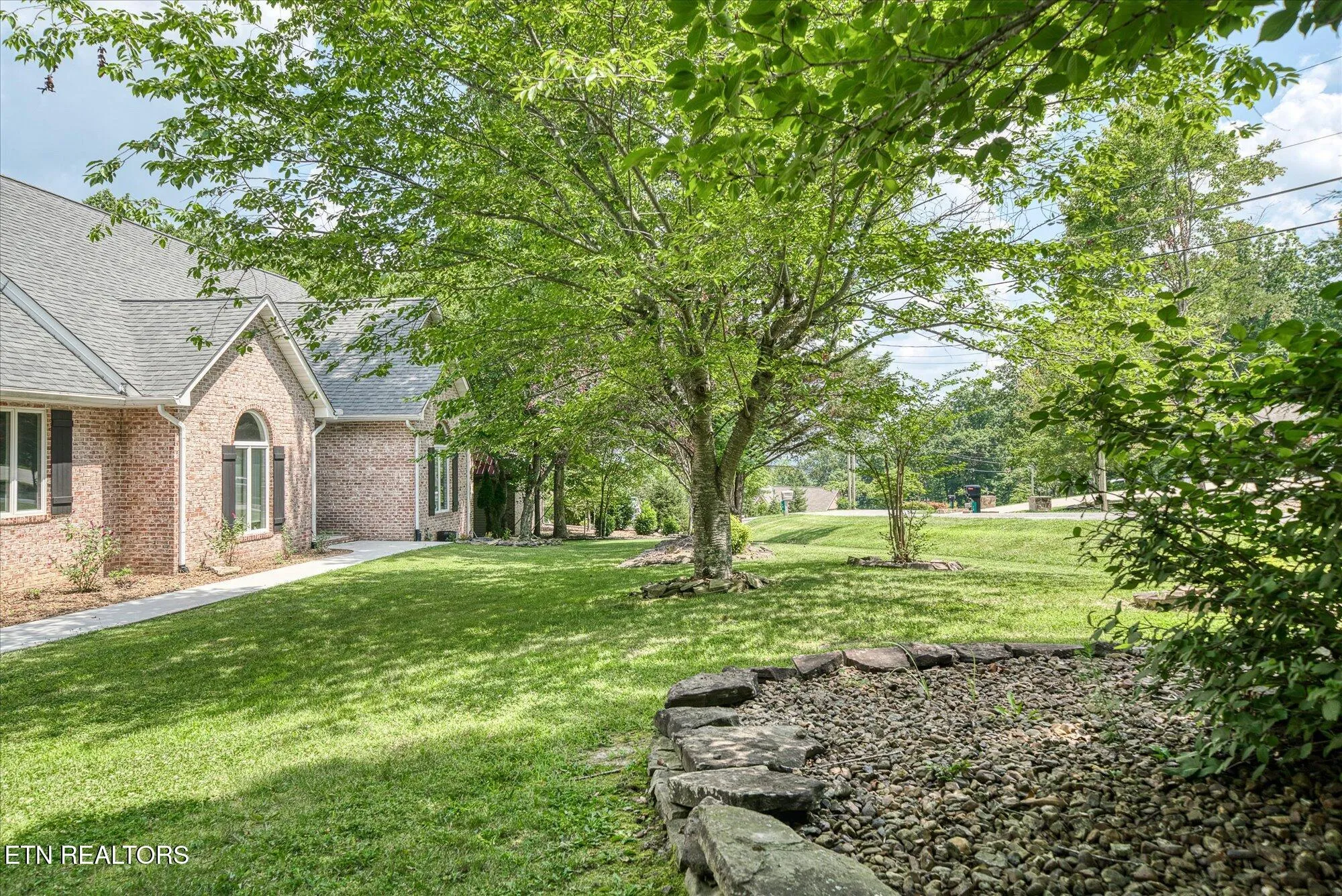 Property Slideshow image 4 of 62 | 126 markham ln, Crossville, TN, 38558