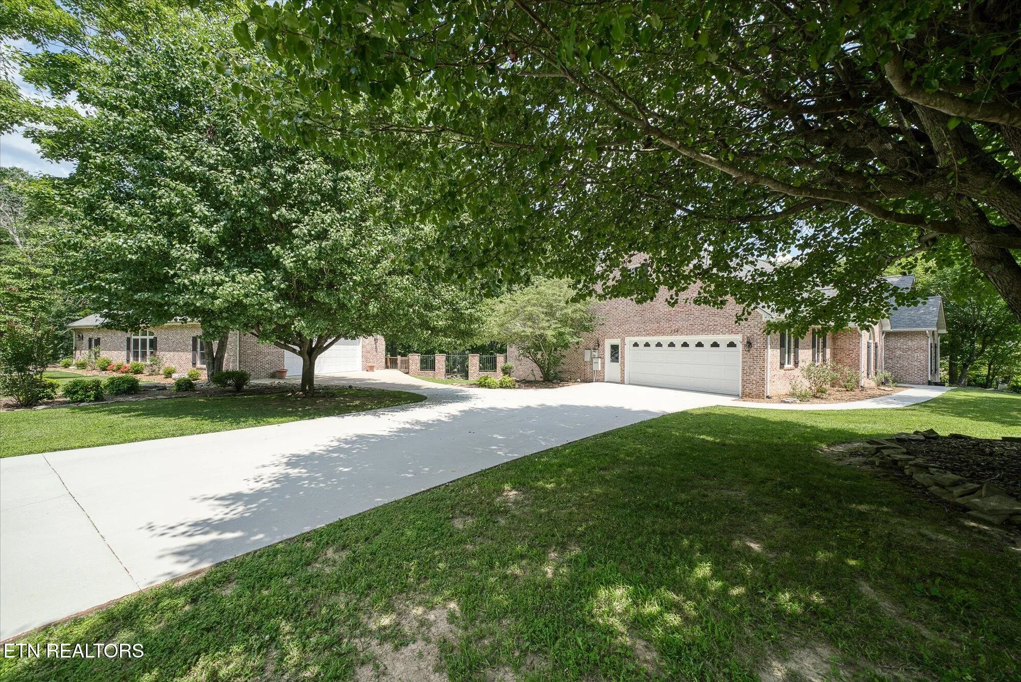 Property Slideshow image 7 of 62 | 126 markham ln, Crossville, TN, 38558