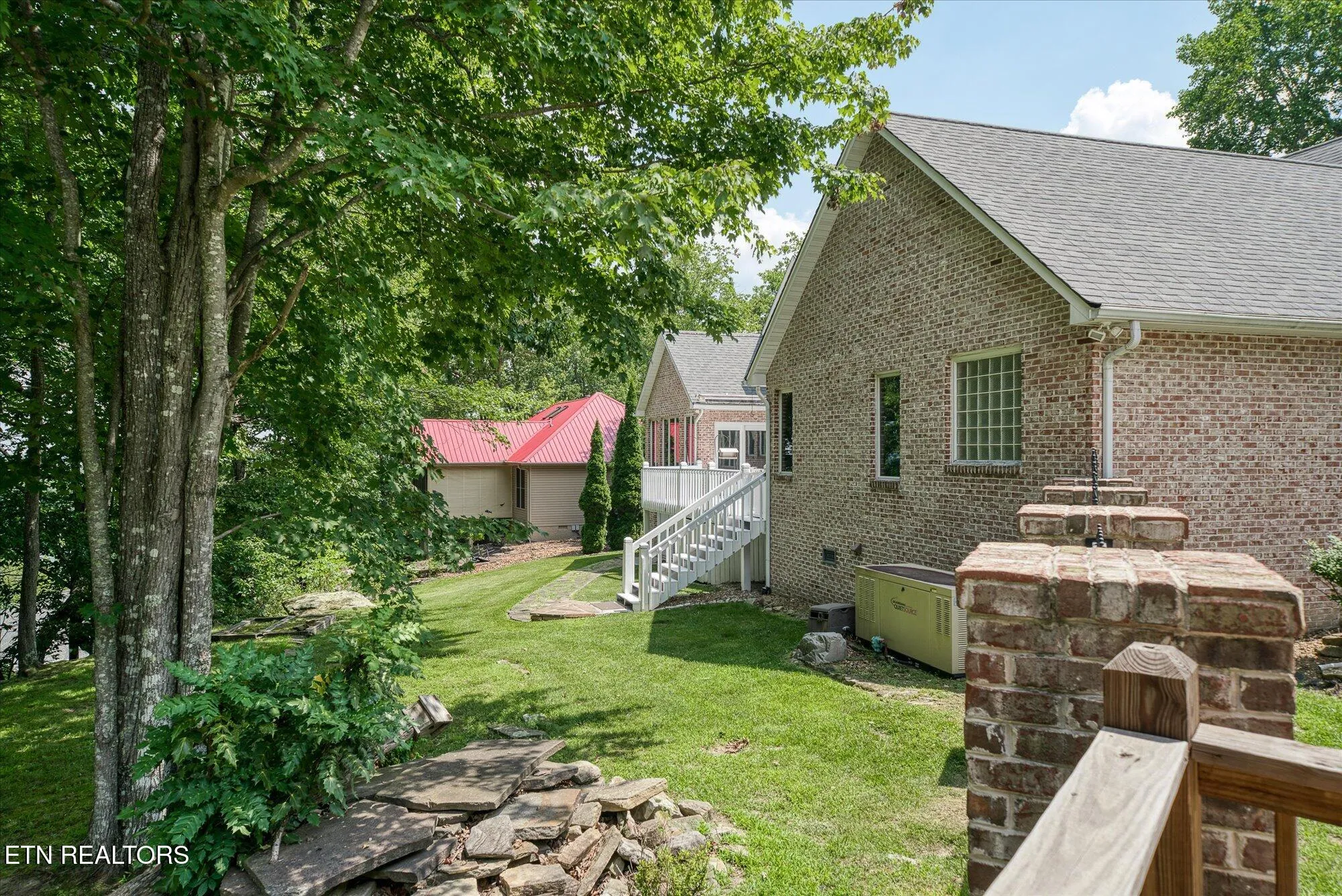 Property Slideshow image 13 of 62 | 126 markham ln, Crossville, TN, 38558