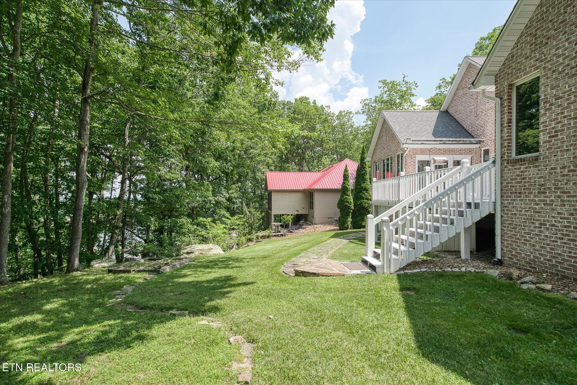 Property Slideshow image 15 of 62 | 126 markham ln, Crossville, TN, 38558