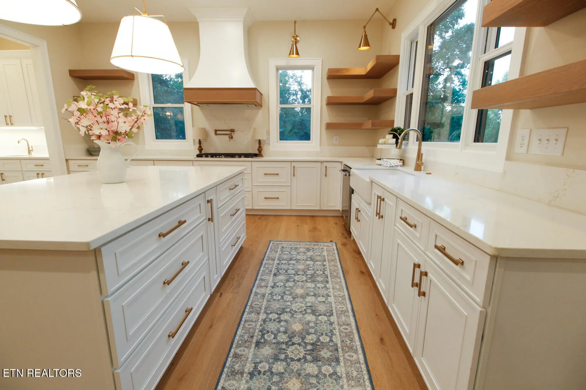 Property Slideshow image 7 of 17 | 127 daksi way, Loudon, TN, 37774