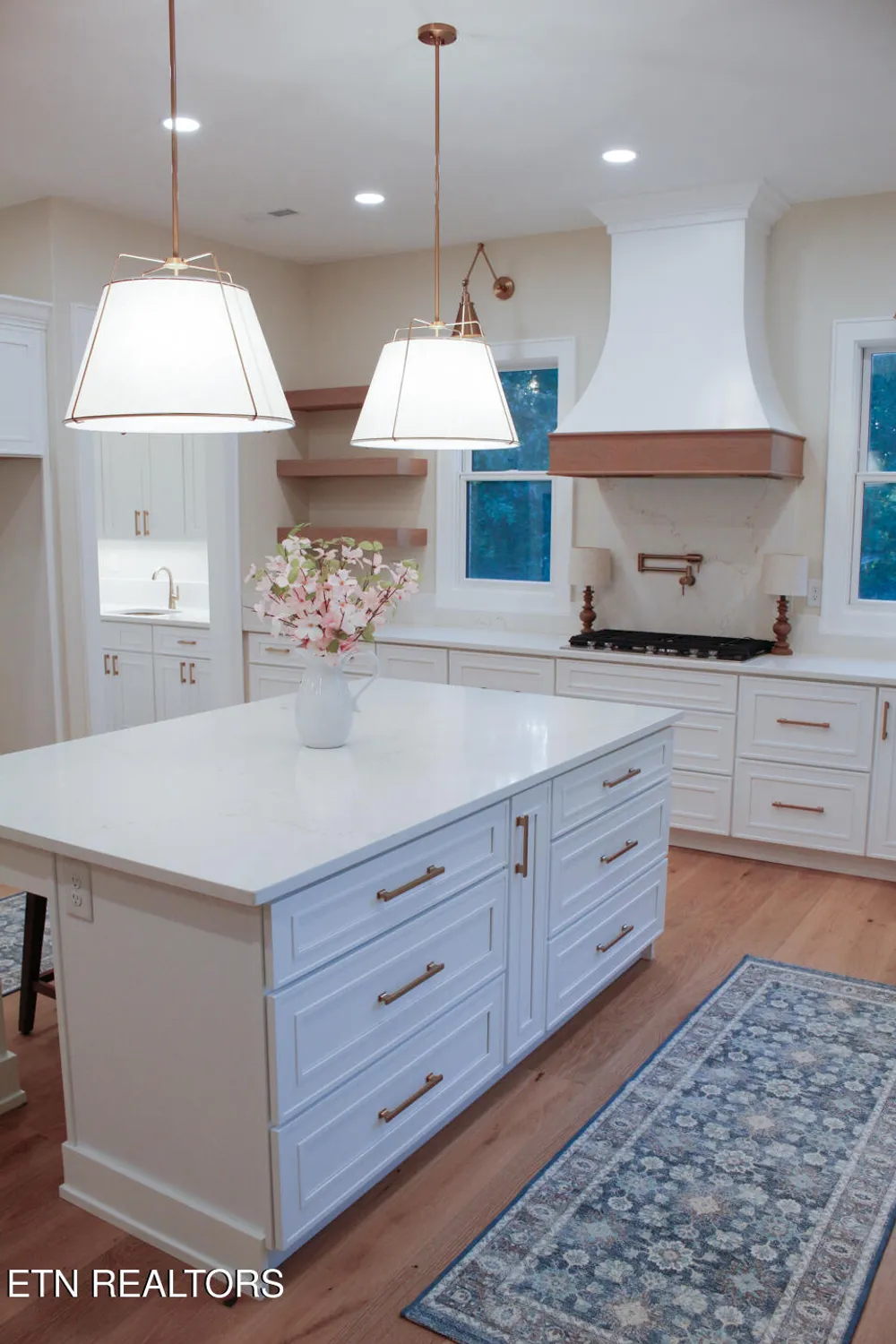 Property Slideshow image 9 of 17 | 127 daksi way, Loudon, TN, 37774