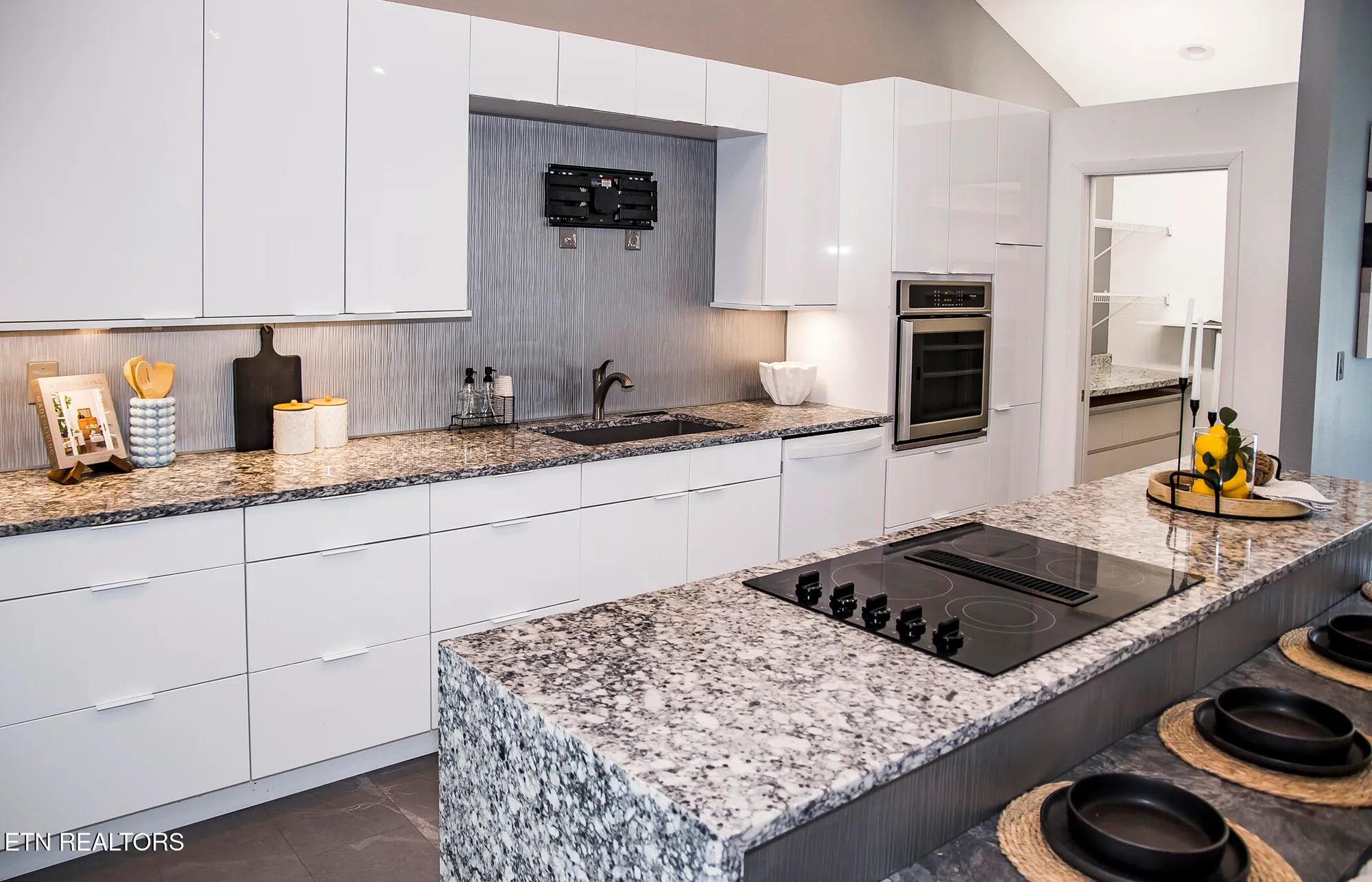 Property Slideshow image 18 of 60 | 194 forest view dr, Crossville, TN, 38558