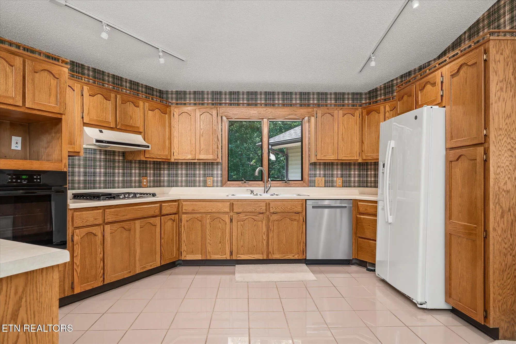 Property Slideshow image 16 of 52 | 11 londell ct, Crossville, TN, 38558