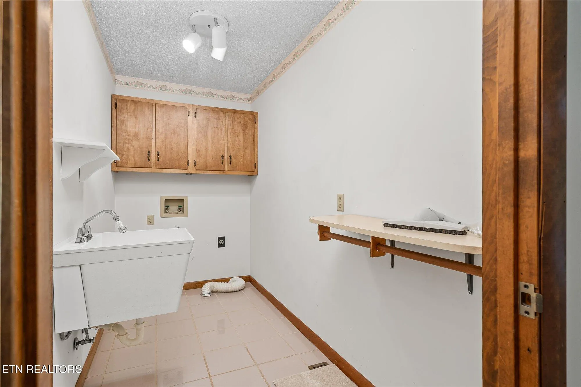 Property Slideshow image 21 of 52 | 11 londell ct, Crossville, TN, 38558