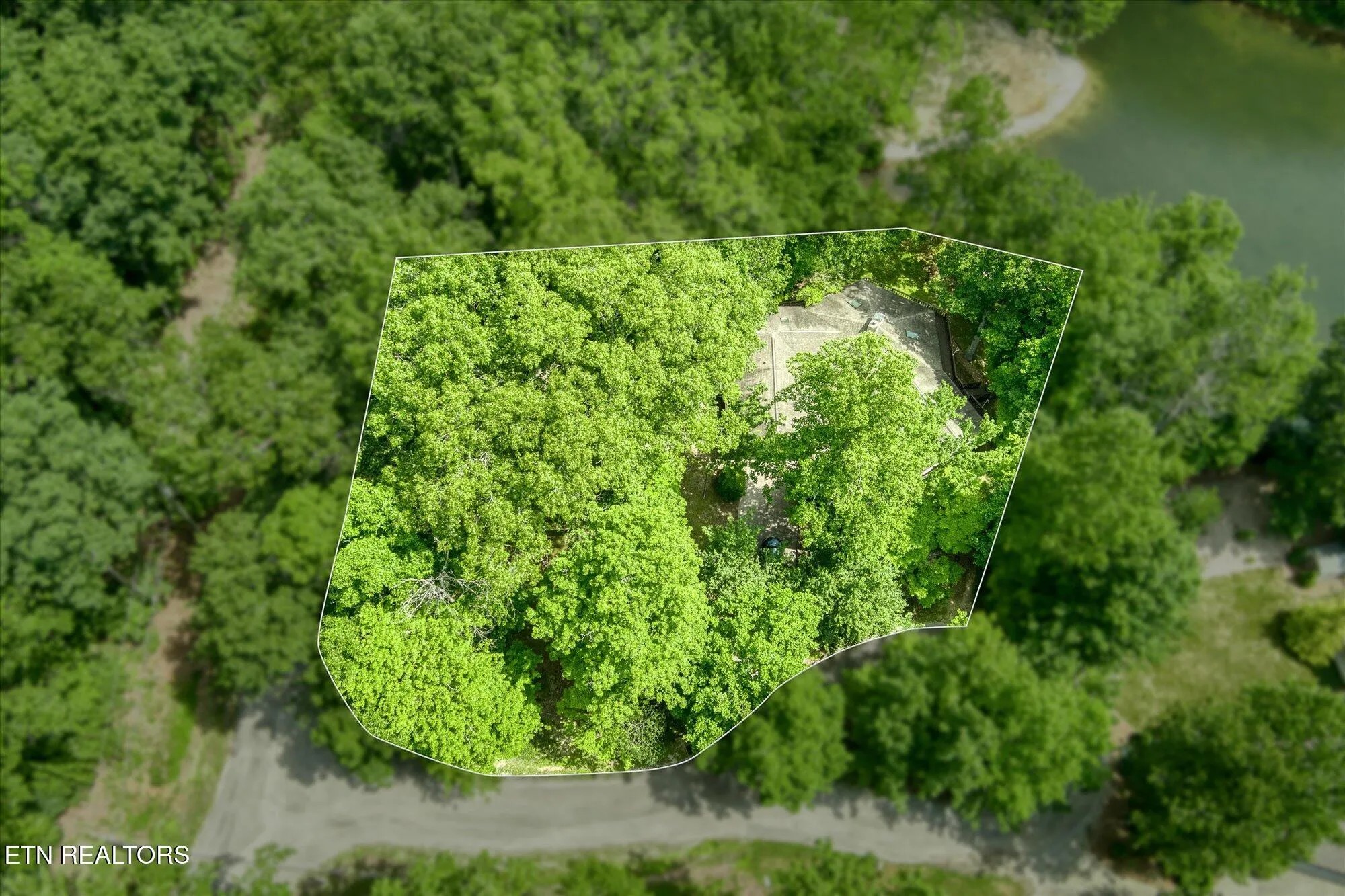 Property Slideshow image 45 of 52 | 11 londell ct, Crossville, TN, 38558