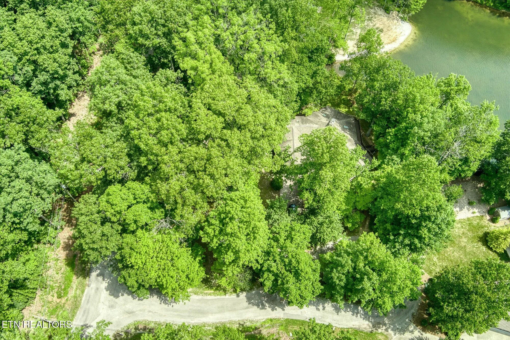 Property Slideshow image 46 of 52 | 11 londell ct, Crossville, TN, 38558