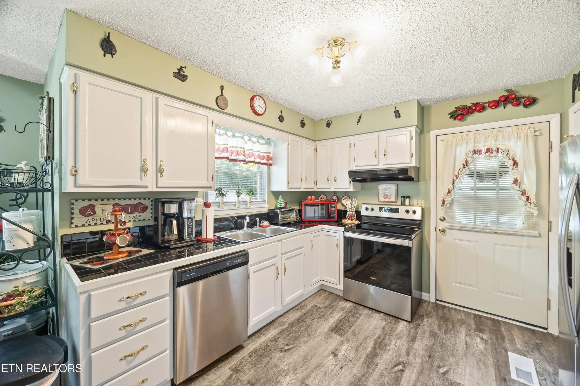 Property Slideshow image 11 of 25 | 137 jasper dr, Crossville, TN, 38558