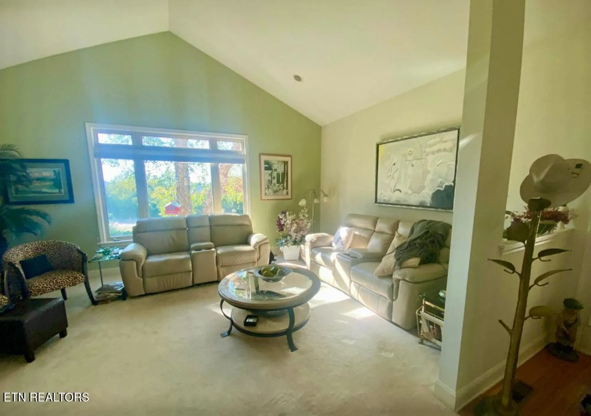Property Slideshow image 2 of 20 | 115 kiowa way, Loudon, TN, 37774