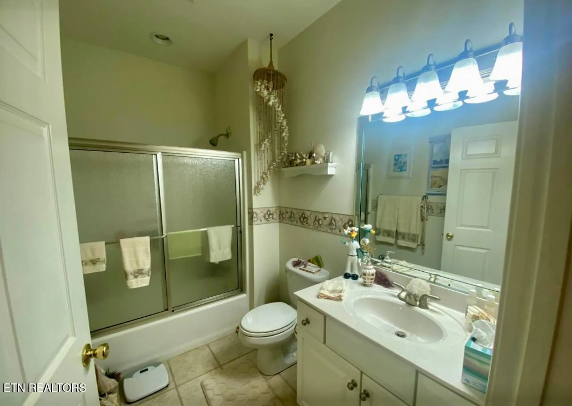 Property Slideshow image 13 of 20 | 115 kiowa way, Loudon, TN, 37774