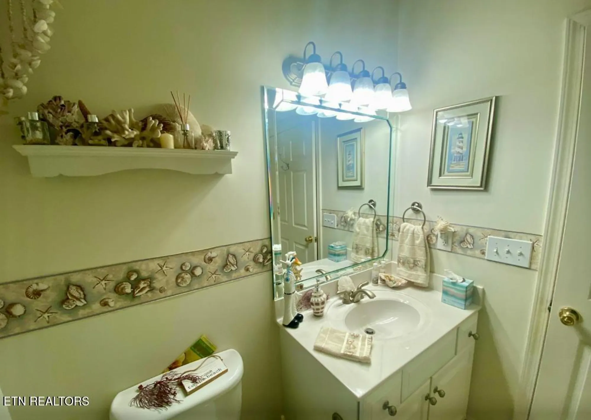Property Slideshow image 12 of 20 | 115 kiowa way, Loudon, TN, 37774