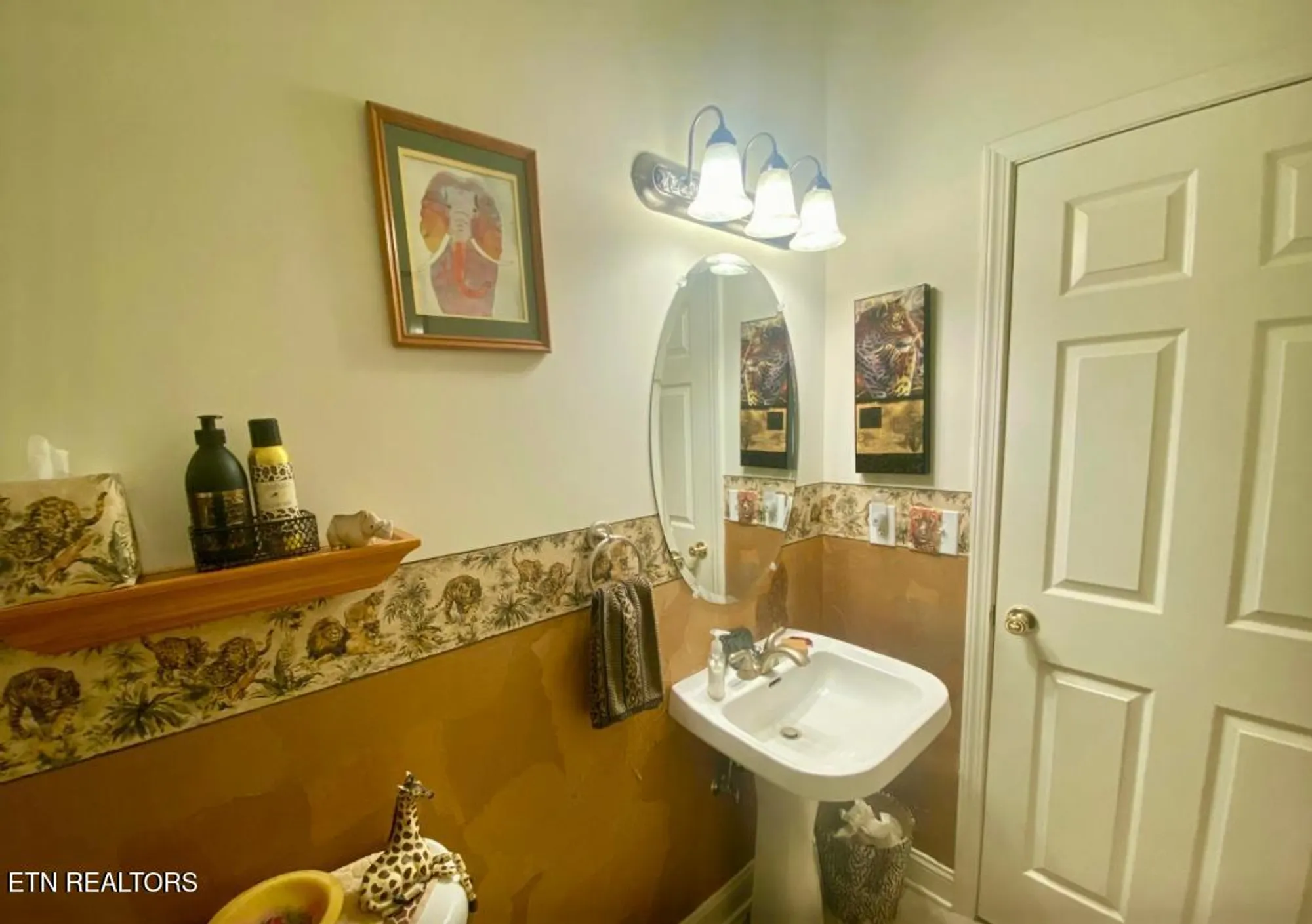 Property Slideshow image 16 of 20 | 115 kiowa way, Loudon, TN, 37774