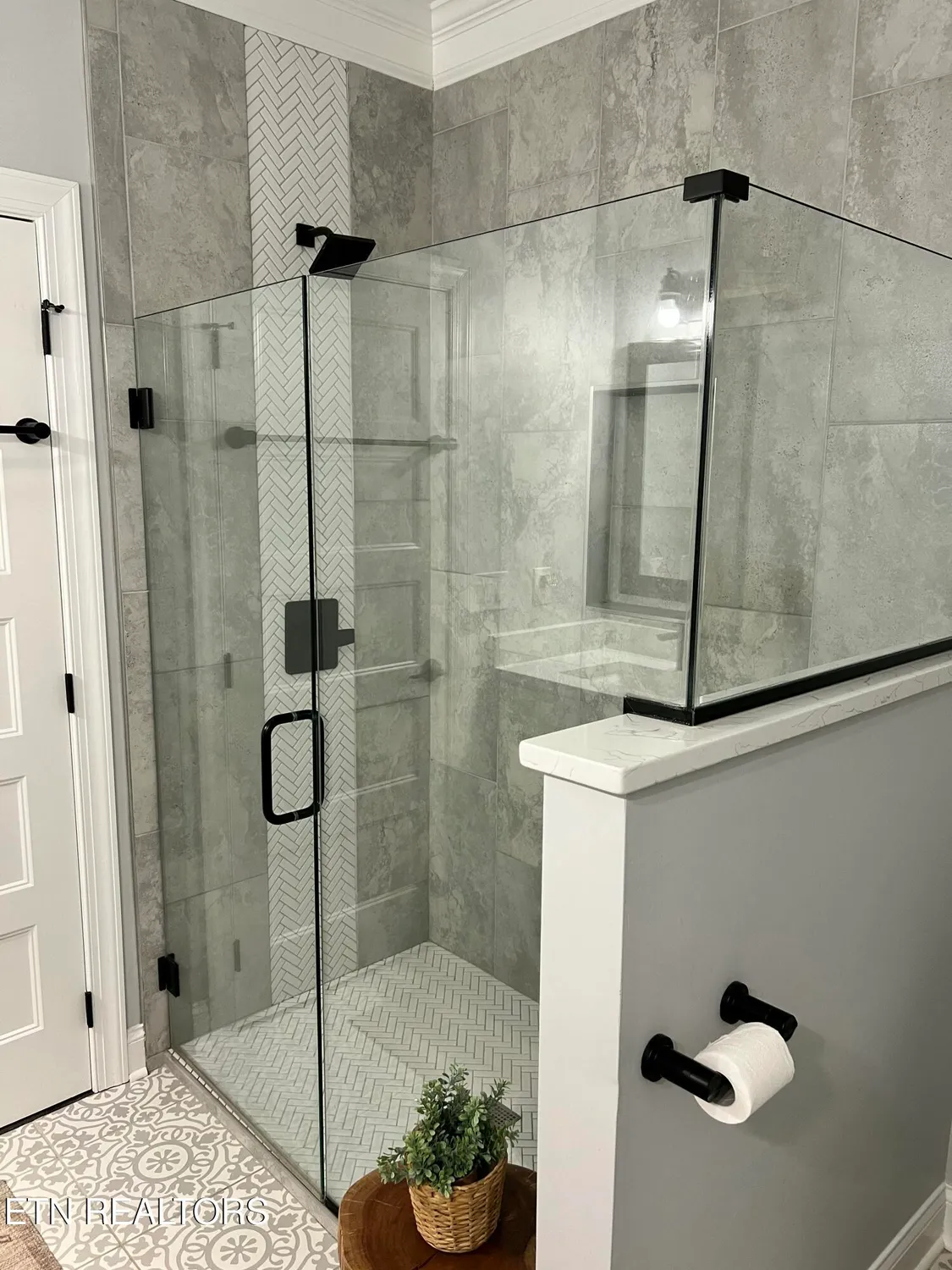 Property Slideshow image 31 of 36 | 140 elokwa way, Loudon, TN, 37774