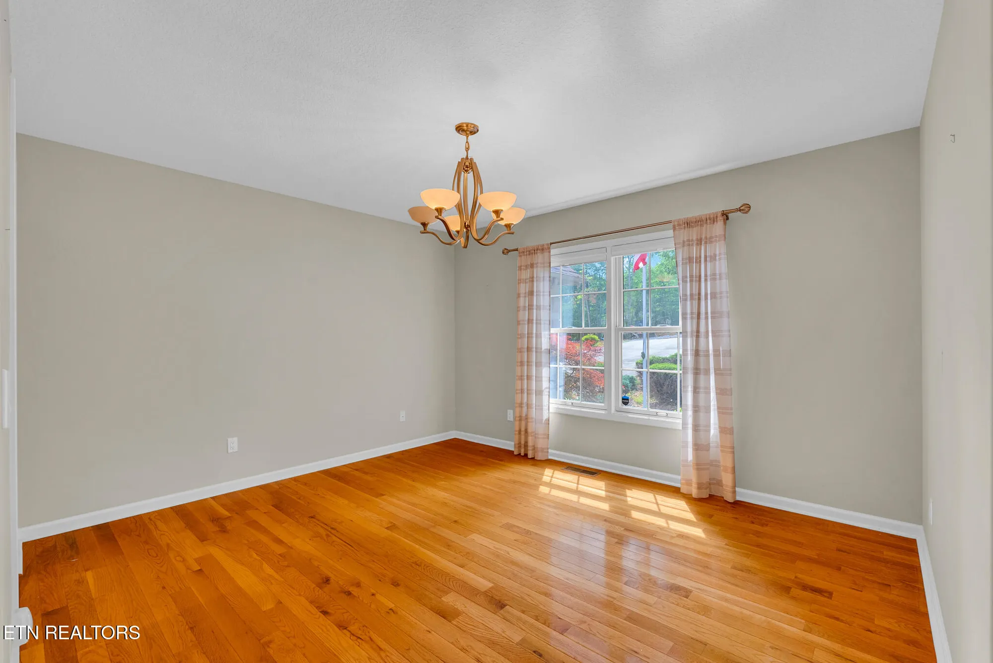 Property Slideshow image 7 of 29 | 25 bacham ln, Crossville, TN, 38558