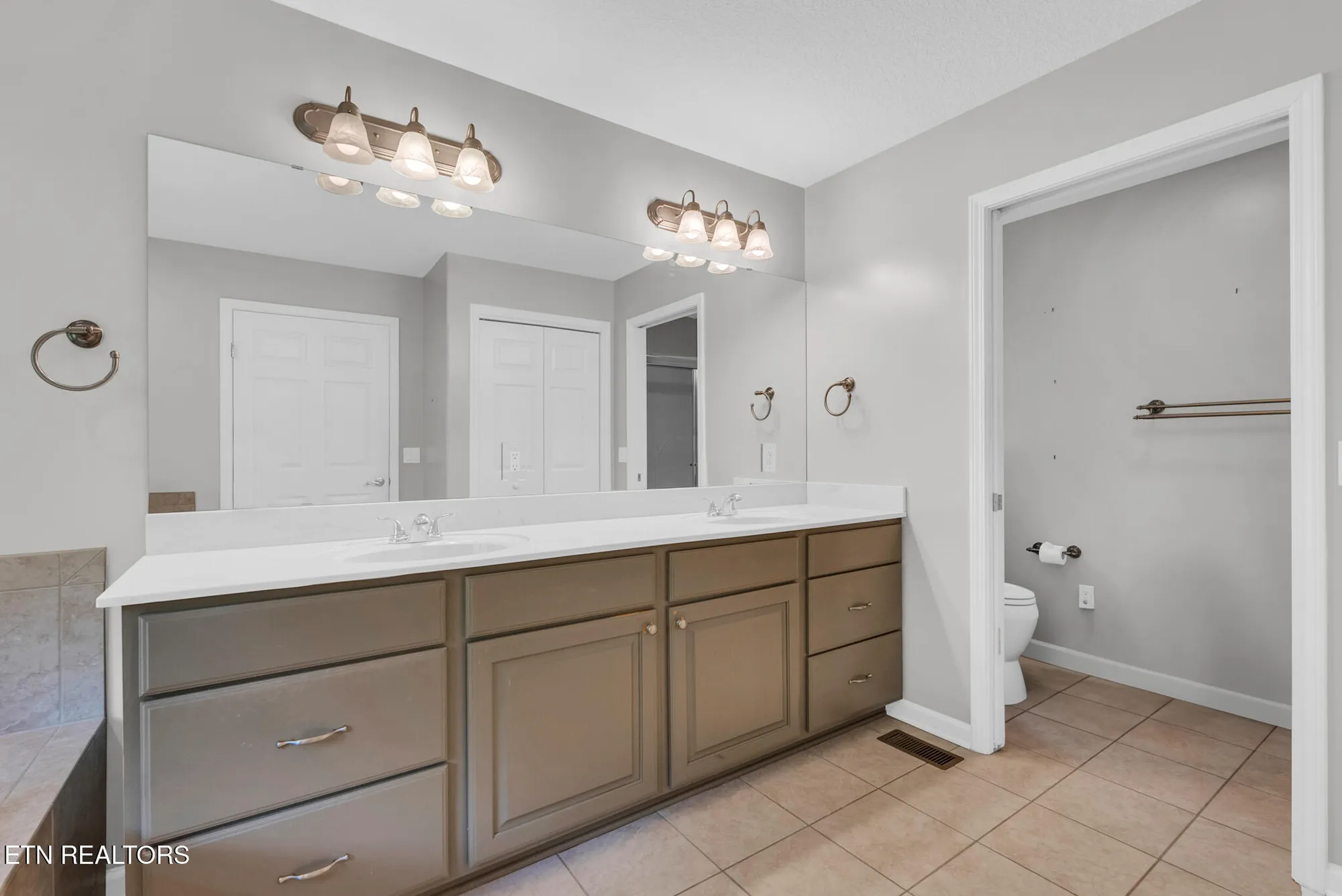 Property Slideshow image 14 of 29 | 25 bacham ln, Crossville, TN, 38558