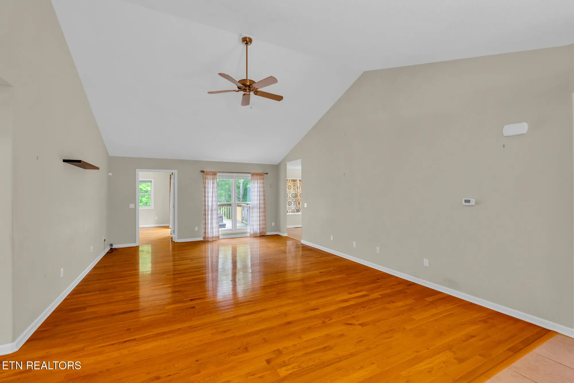 Property Slideshow image 5 of 29 | 25 bacham ln, Crossville, TN, 38558