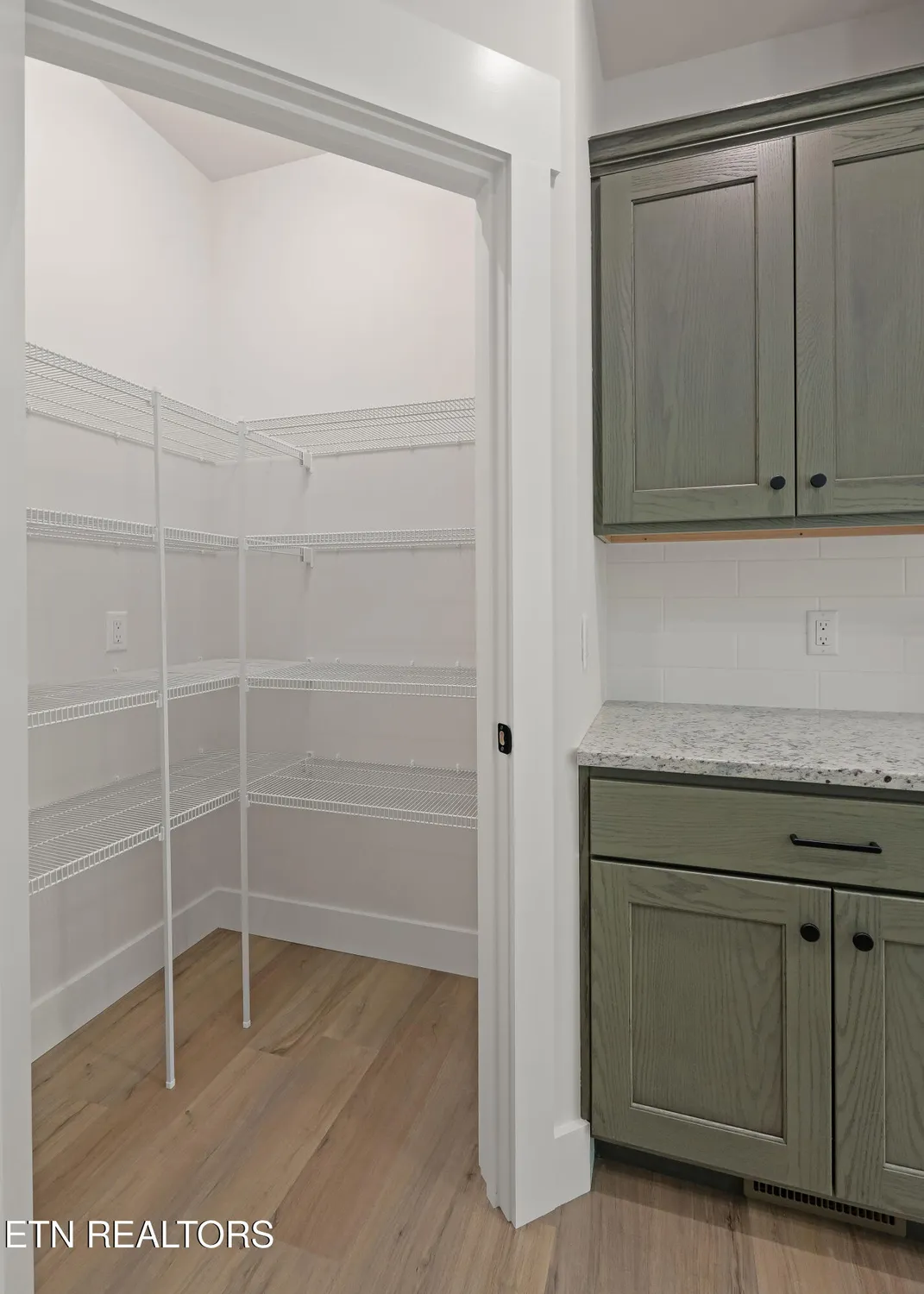 Property Slideshow image 10 of 35 | 120 hawes cir, Crossville, TN, 38558