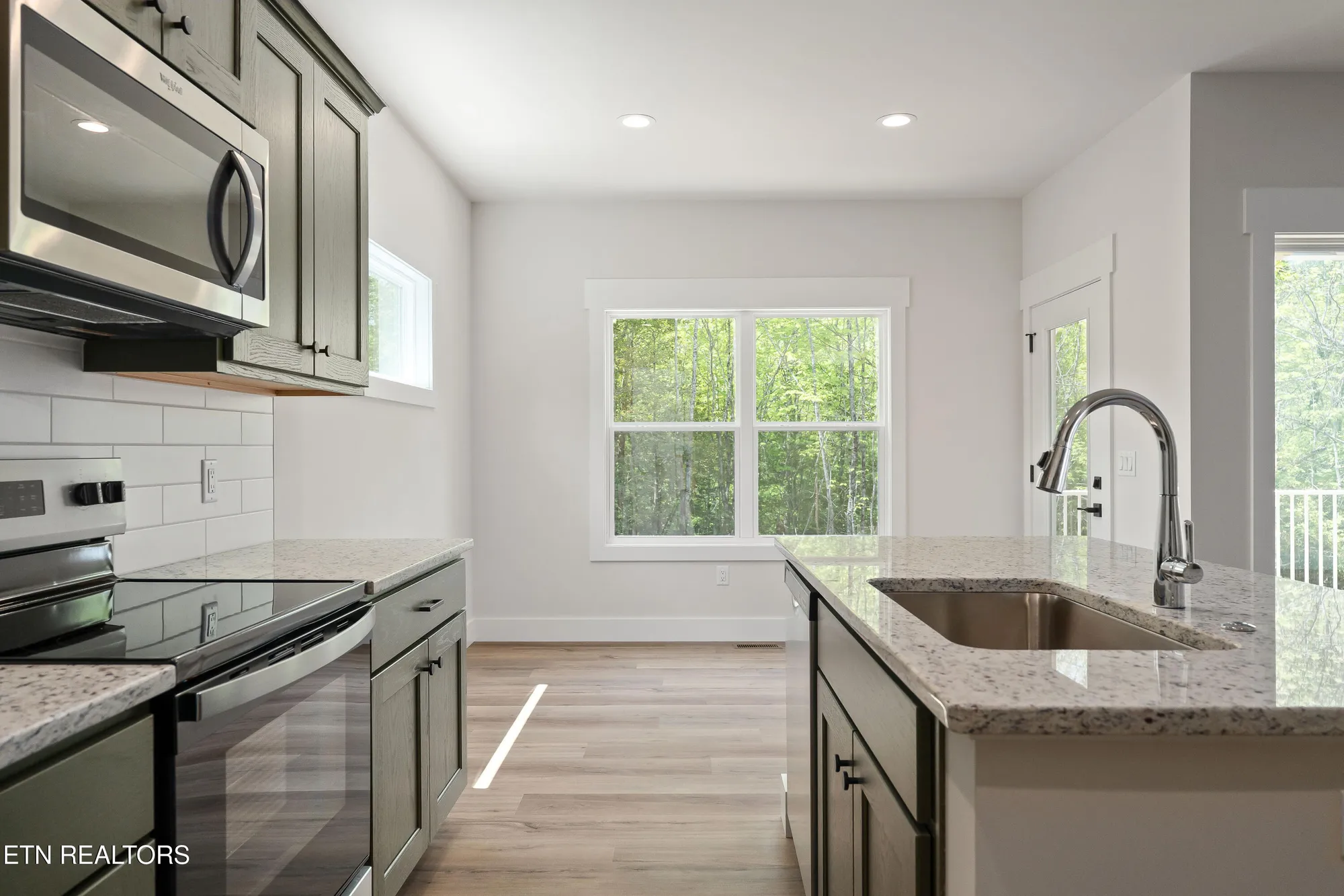 Property Slideshow image 7 of 35 | 120 hawes cir, Crossville, TN, 38558