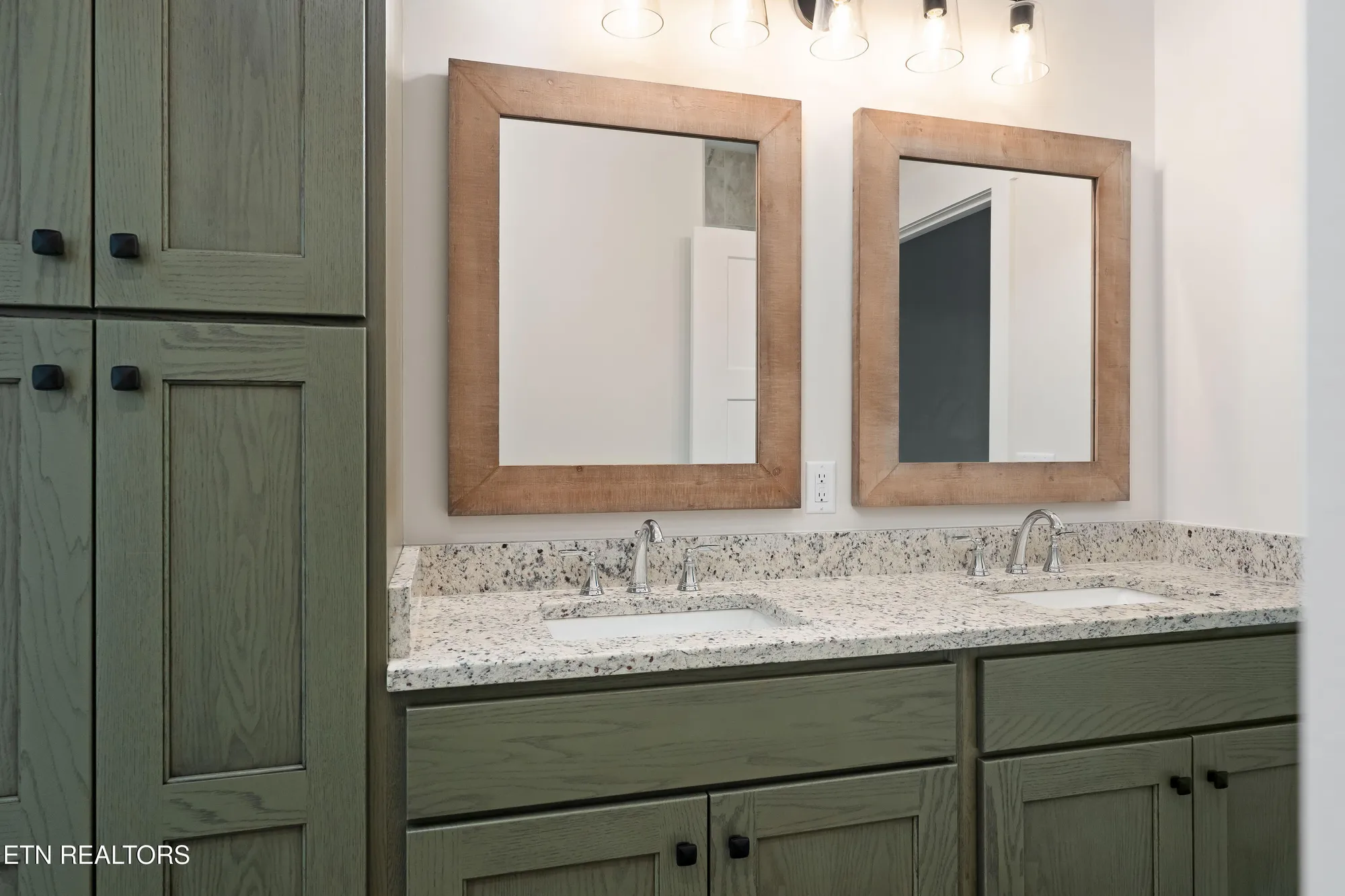 Property Slideshow image 20 of 35 | 120 hawes cir, Crossville, TN, 38558