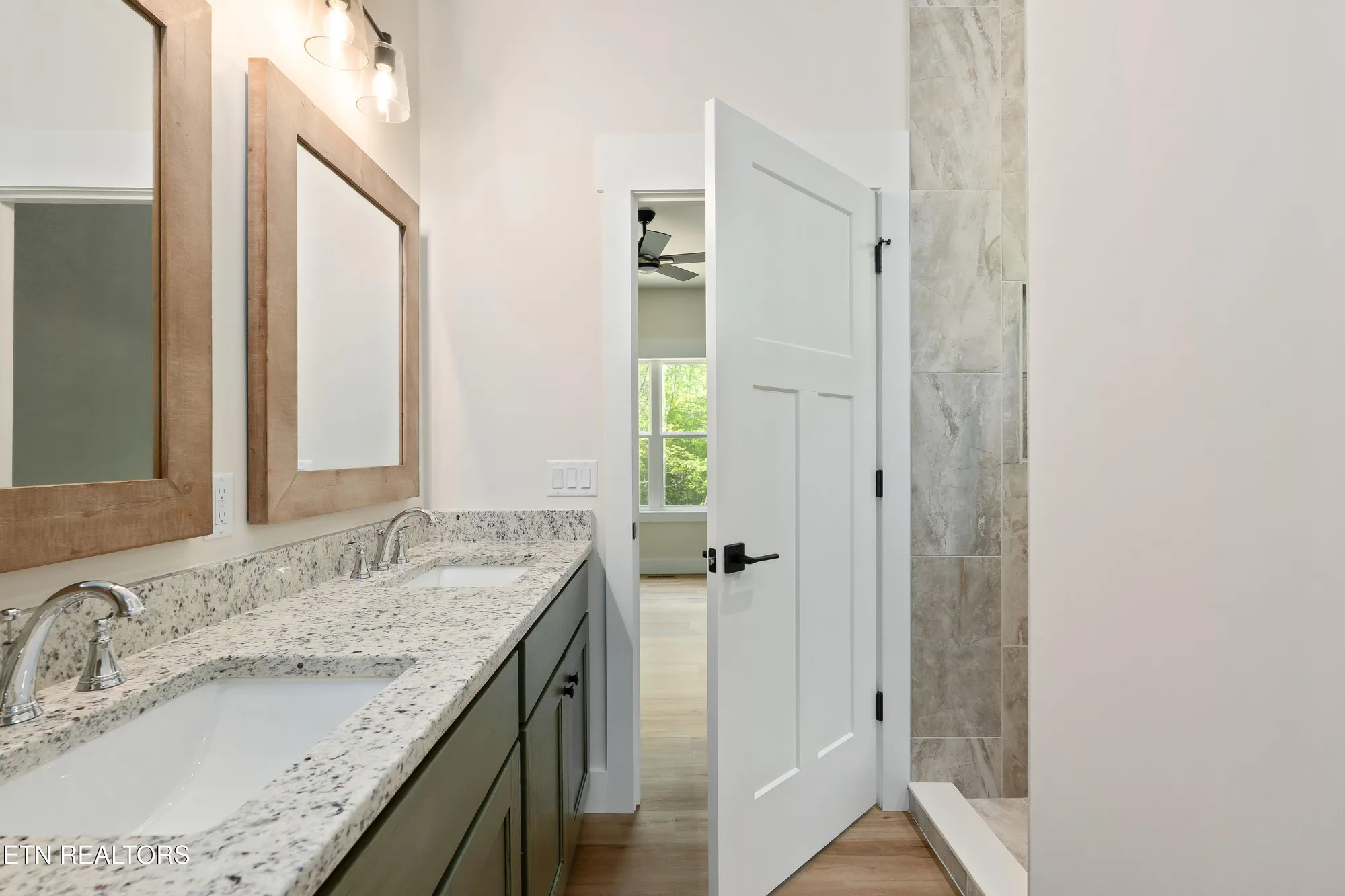 Property Slideshow image 21 of 35 | 120 hawes cir, Crossville, TN, 38558