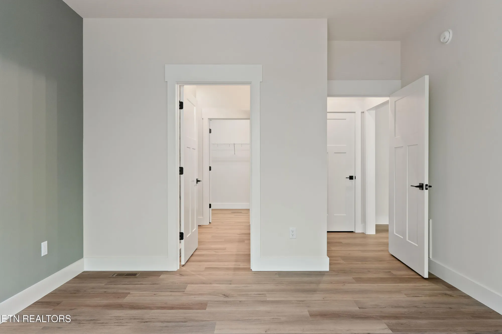 Property Slideshow image 18 of 35 | 120 hawes cir, Crossville, TN, 38558