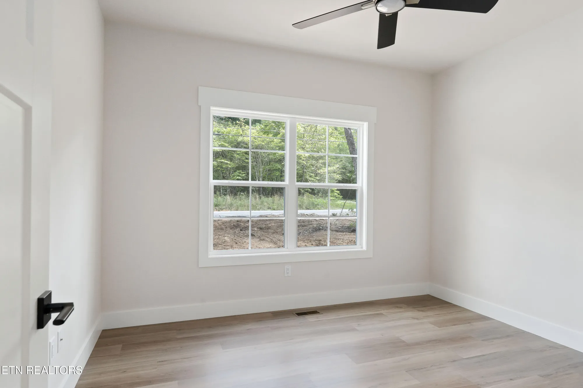 Property Slideshow image 26 of 35 | 120 hawes cir, Crossville, TN, 38558