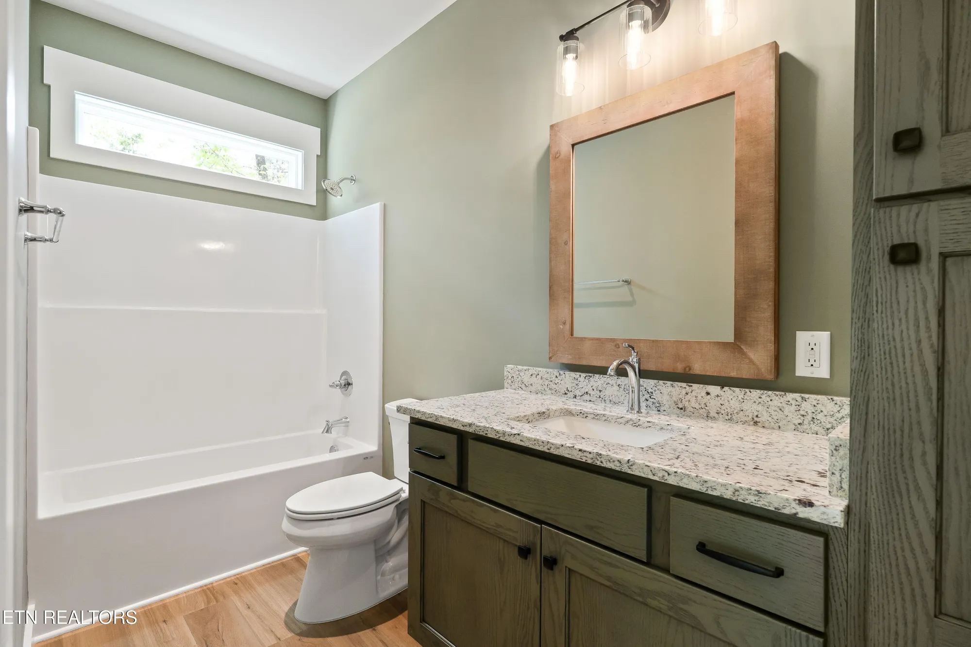 Property Slideshow image 29 of 35 | 120 hawes cir, Crossville, TN, 38558