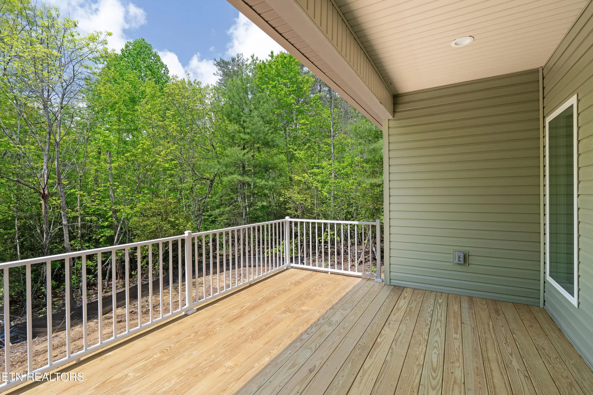 Property Slideshow image 33 of 35 | 120 hawes cir, Crossville, TN, 38558