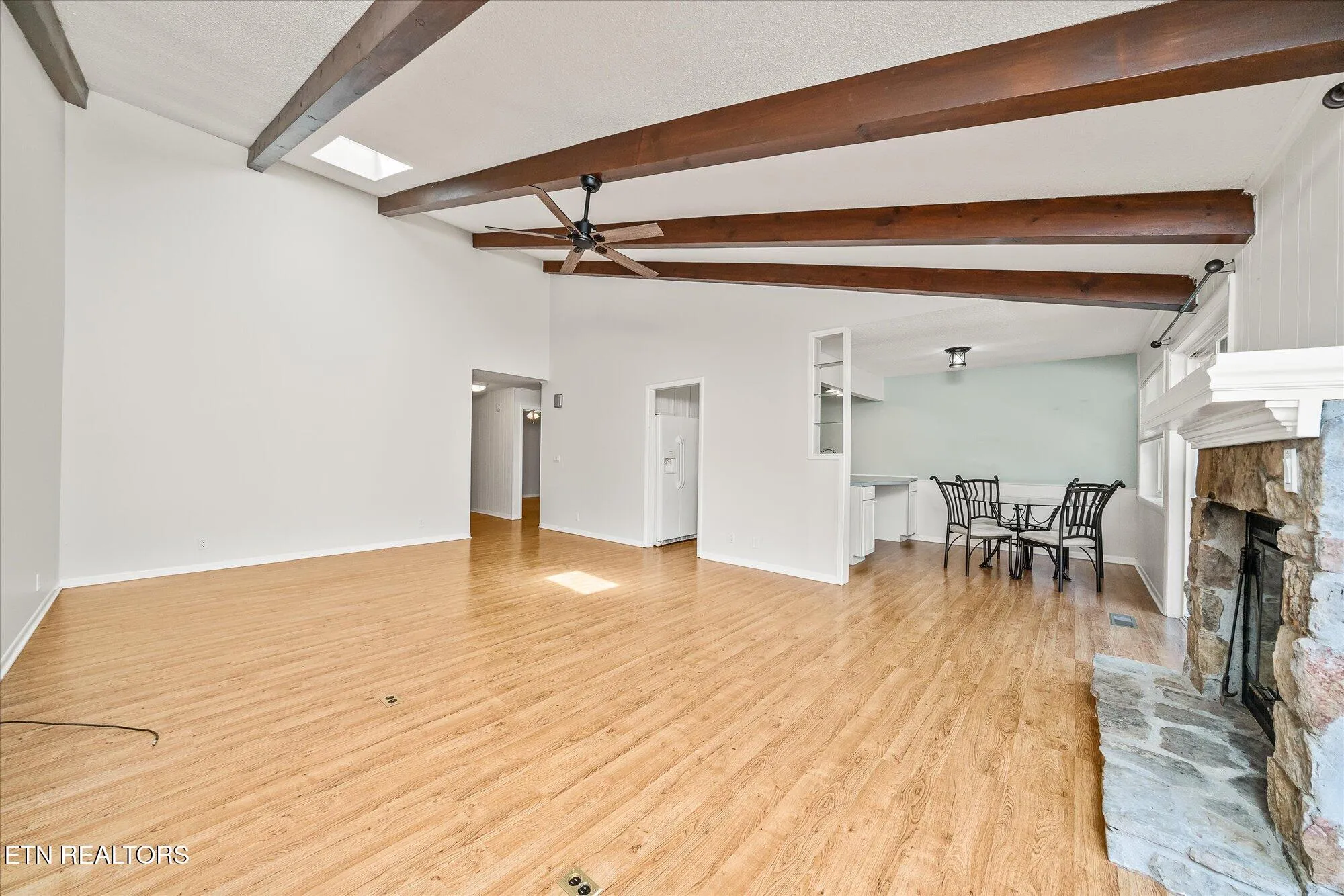 Property Slideshow image 9 of 32 | 4 woodland ct, Crossville, TN, 38558