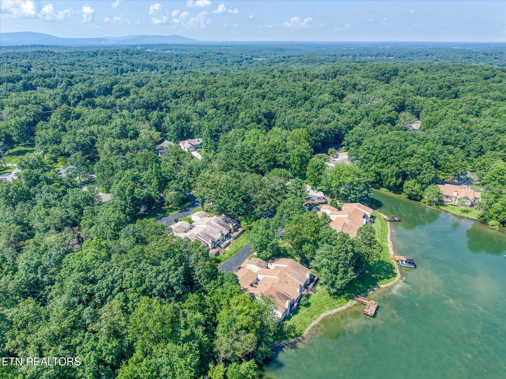 Property Slideshow image 29 of 32 | 4 woodland ct, Crossville, TN, 38558